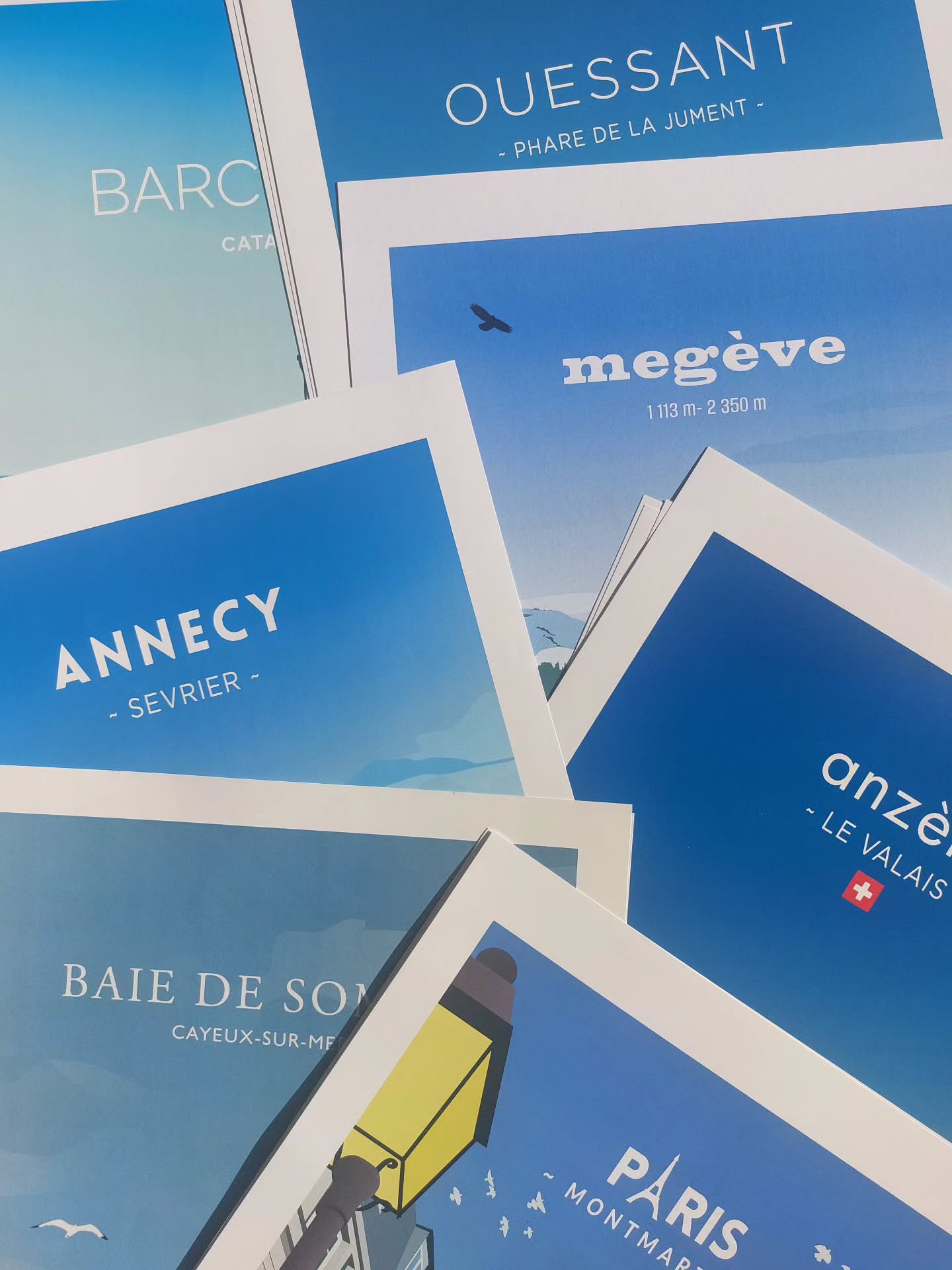 Profiter d'une coupure de courant collective, pour faire l'inventaire de mes affiches en A3.
Une chose est certaine : je vais devoir faire des retirages.
Vous avez adoré celles d'Asnelles (en rupture), Anzère, Barcelone, la Drôme, la Merveille du Mont, Megève ... Valence, le Vercors (en rupture).
Et vous ? Qu'aimeriez vous retrouver ?
________________________
Affiches à retrouver sur www.ideoprim.com/affiches-villes
Images recadrées par Insta
📩 Contact laure@ideoprim.com
________________________
#affichevintage
#creationvectorielle
#afficheville
#affichedeco
#afficheposter