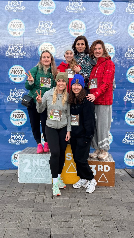 Spike Girls crushed an amazing morning run today at the Seattle Hot Chocolate Run 🏃🏼♀️🏃🏻♂️! Huge kudos to everyone who dragged themselves out of bed at 5 AM and showed up bright and early 😅😂 That was an unforgettable chocolate adventure! ☕🏅