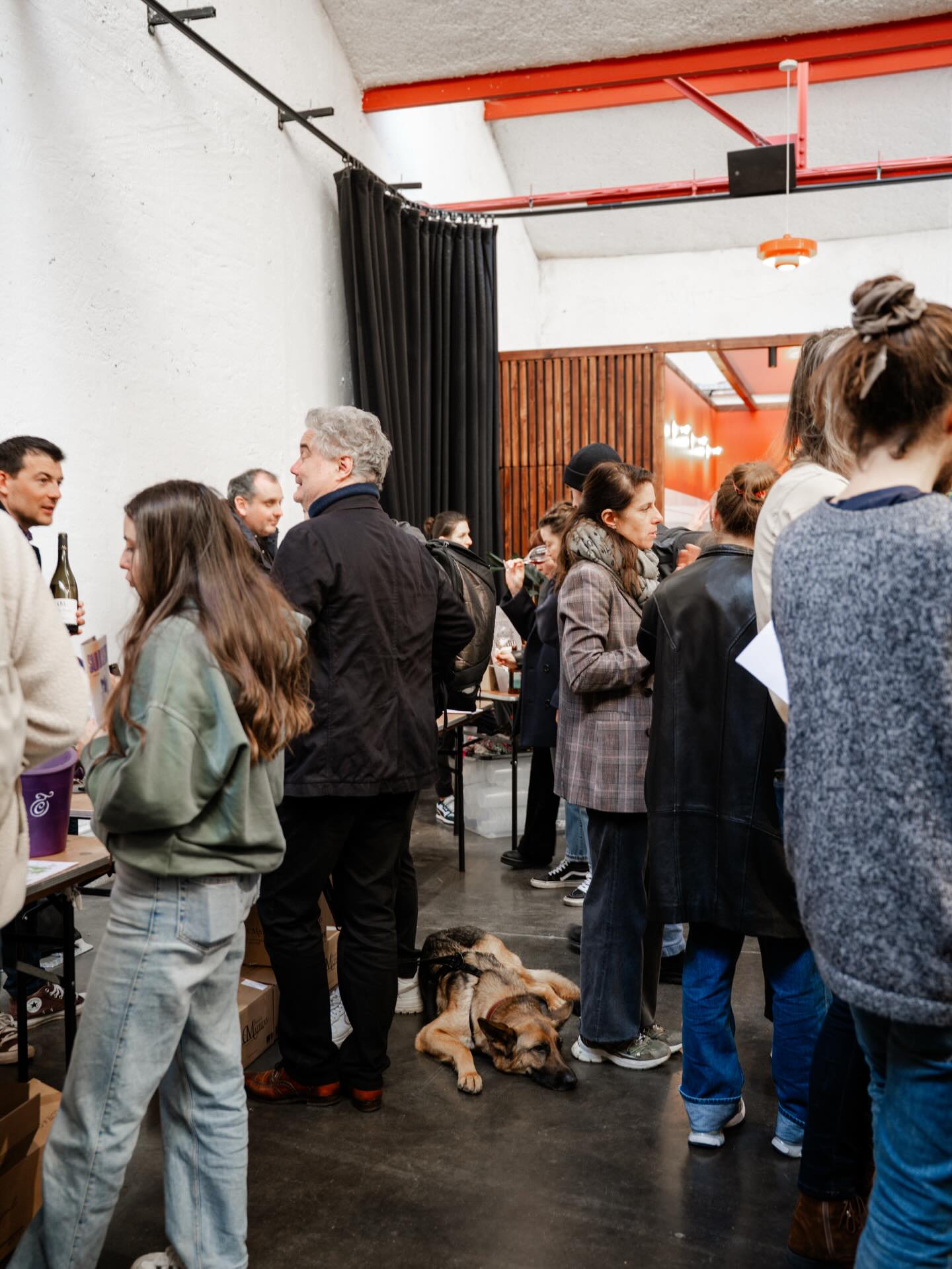 ❤️🔥IMMENSE MERCI À TOUS❤️🔥
Le Salon DB Selection 2e édition, c’est déjà terminé, mais qu’est-ce que c’était bien !🚀
Vous avez été nombreux.ses à venir rencontrer les vigneron.ne.s et déguster leurs cuvées tout au long de cette belle journée☀️
Un immense merci :
🙌 Aux pro cavistes, restaurateurs et restauratrices, épiceries, traiteurs, photographes etc de vous être déplacés
🫶Aux vigneron.ne.s d’être venus des 4 coins de la France, de près ou de loin
💪Aux marques amies d’avoir fait découvrir leurs univers
🔥À l’équipe @bistrot_bambane de nous avoir régalé midi et soir
☺️À Antoine @instedlyon pour son superbe accueil
✌️À l’équipe @agenceunboxed pour les souvenirs photos/vidéos
💙À mes parents, les mascottes de la journée
Rendez-vous en 2027 pour la 3e édition ! 🫡
Les domaines : @domainealary @domainelessibu @la_durbane @lesaccoles @domainevendome @domainedeprapin @quentin.gaetan.morel @cosima.bassouls @domainemathias @domainebalansa @clotdeloum @domainemontrose @chateaulanegly @les.hautes.noelles @domainedelagarreliere @champagnejeaunauxrobin @champagnerichardroyer @mittnachtfreres
Les marques amies : @lacanutelyonnaise @celsiusroasters @les_terrines_de_pierre @les_poussins_serieux @mesboissons @criqu3ts @distillerie_lachanenche @letourdesterroirs