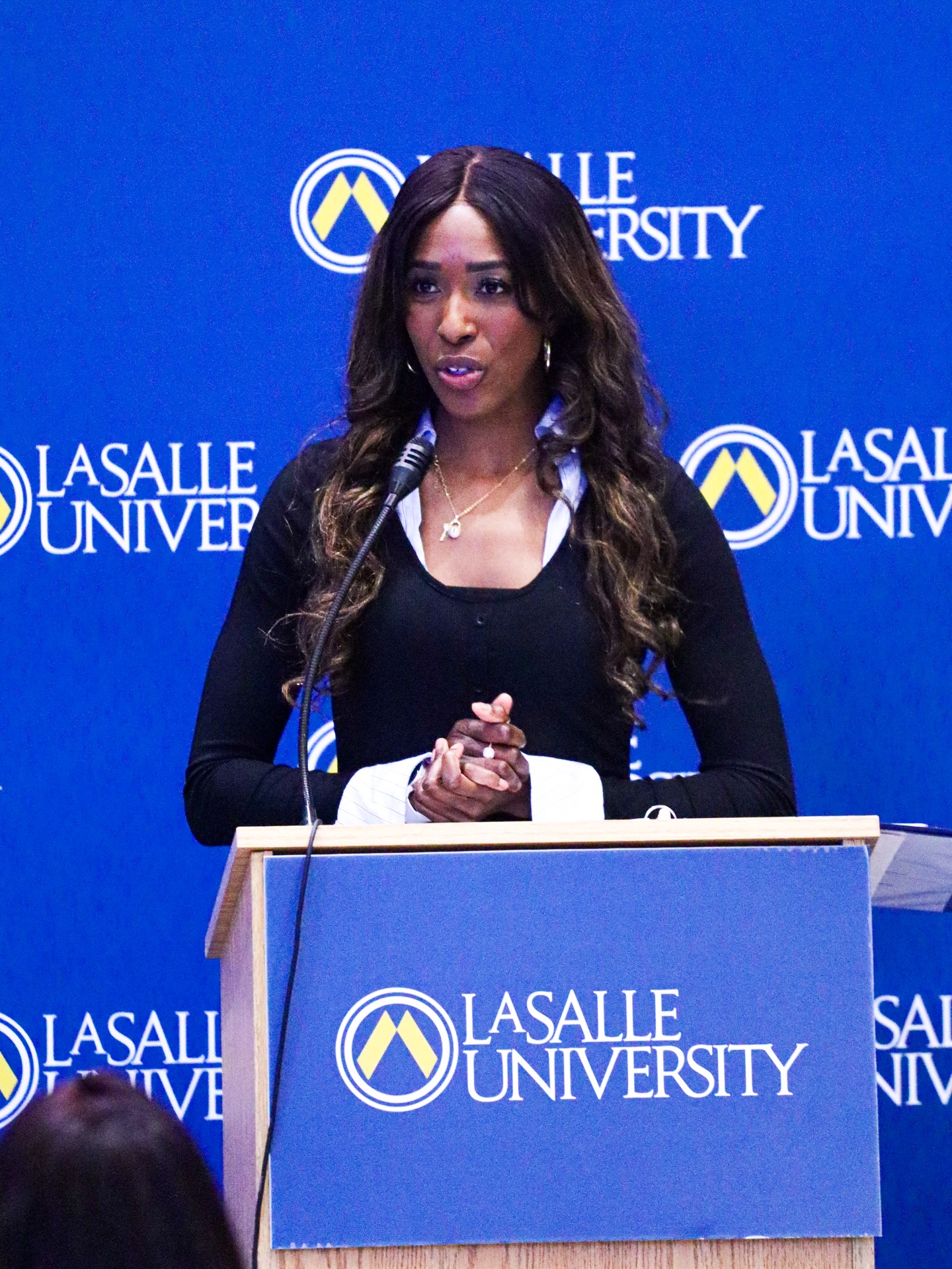 From Hall of Fame inductee… to four-time emcee💙💛
There’s something special about hosting the La Salle University Hall of Fame Dinner — especially after being inducted with the class of 2022. Hosting the annual Dinner is one of those assignments I don’t take lightly.
Four years as emcee.
Full circle doesn’t even cover it.
This day was a true grind in the best way:
🎙️ College women’s basketball game on NBC Sports earlier in the day
✨ Straight into emceeing a room full of legends that night including seeing former teammates and classmates
The hustle. The drive across the city. The controlled chaos. I love every second of it.
Grateful to return to my roots, celebrate excellence, and help tell these stories.
Preparation. Growth. Passion.
This is the work I love, Ready for the next stage🎤✨
📸 Event Photog @shots.by.esme
#halloffame #goexplorers #reneepwashington #womeninsports