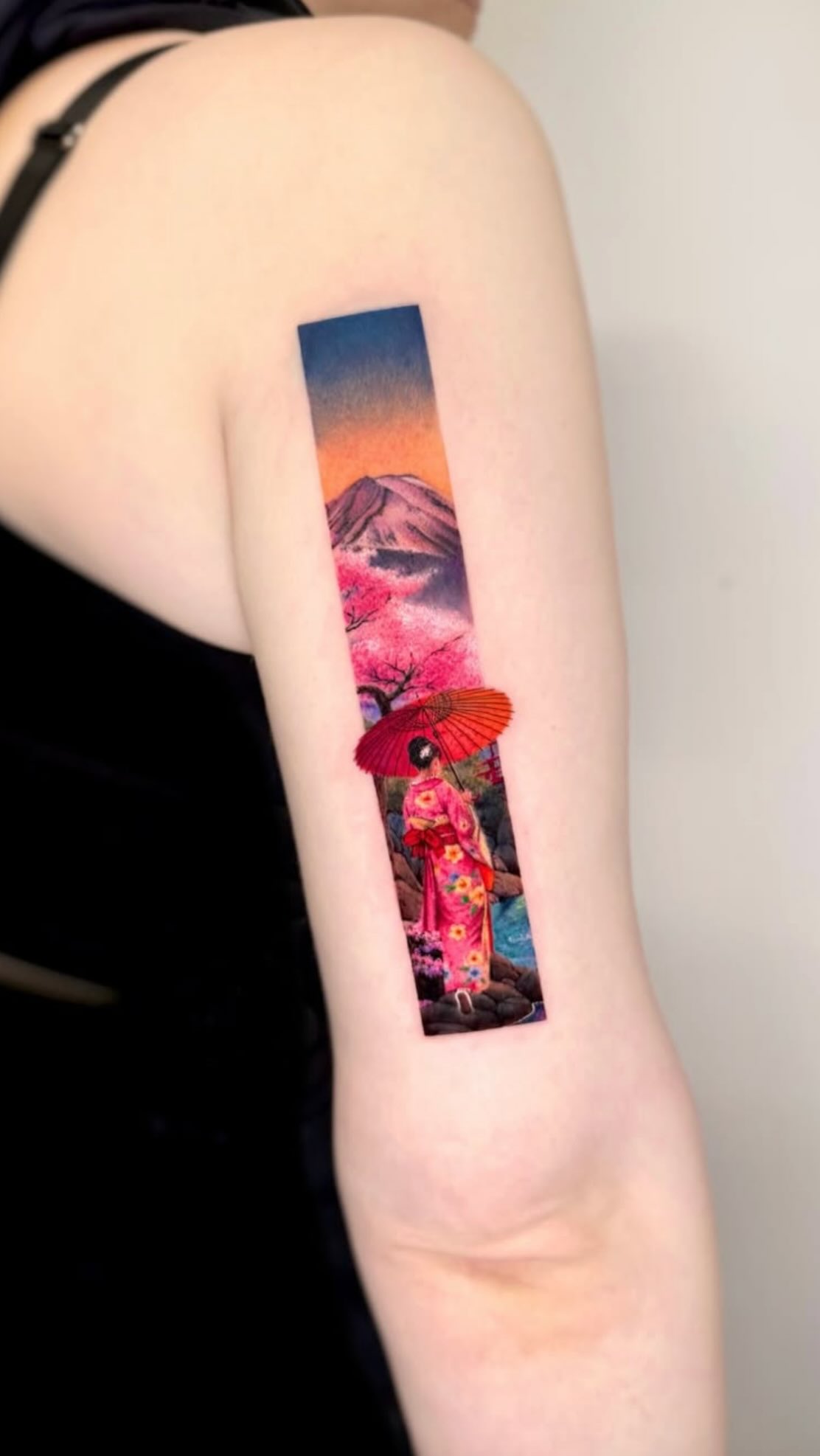 Oriental Painting Strip Wannado done by @boratattoo
Booking via:
www.crybabyffm.com/contact