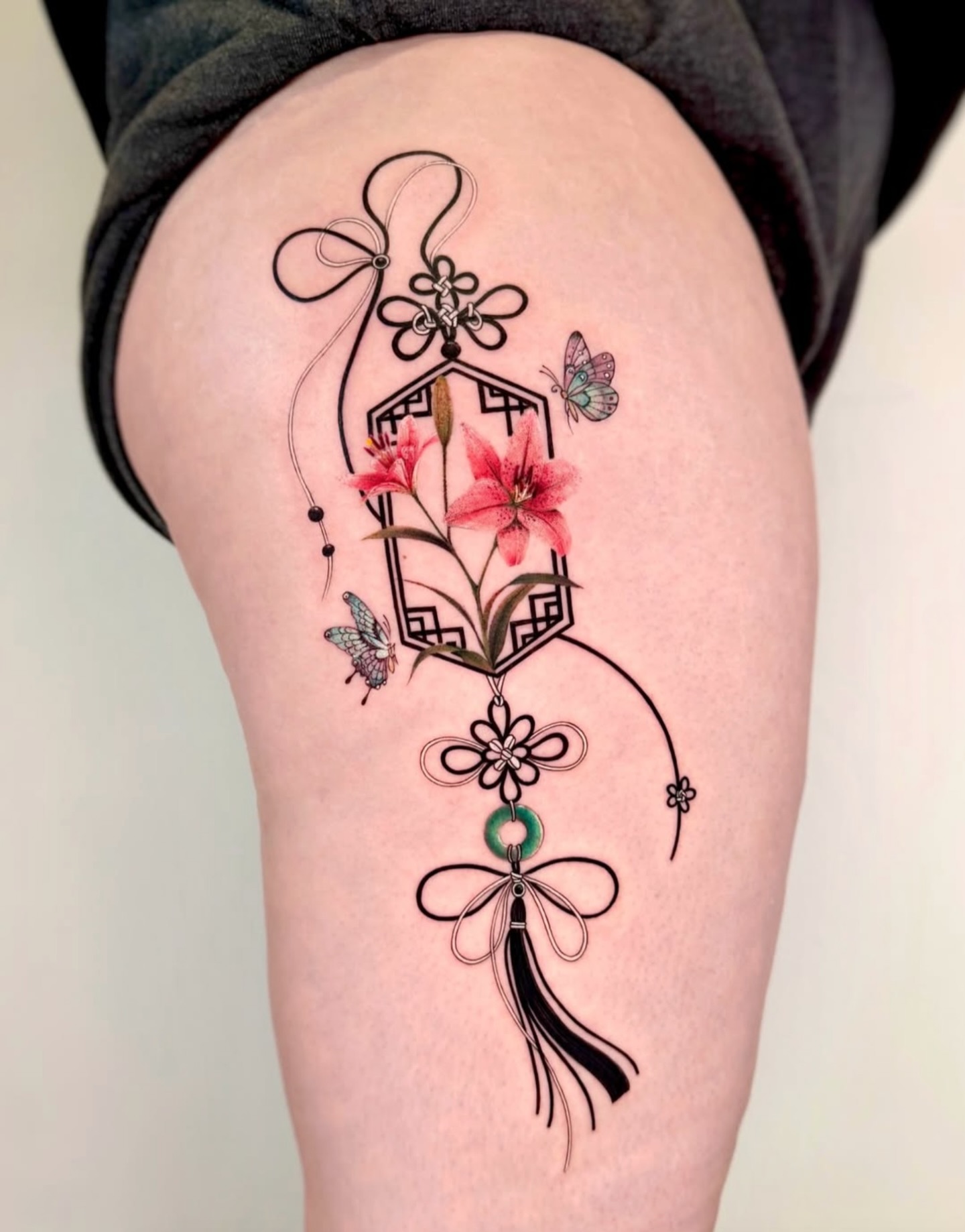 Lilies Norigae done by @boratattoo
Booking via:
www.crybabyffm.com/contact