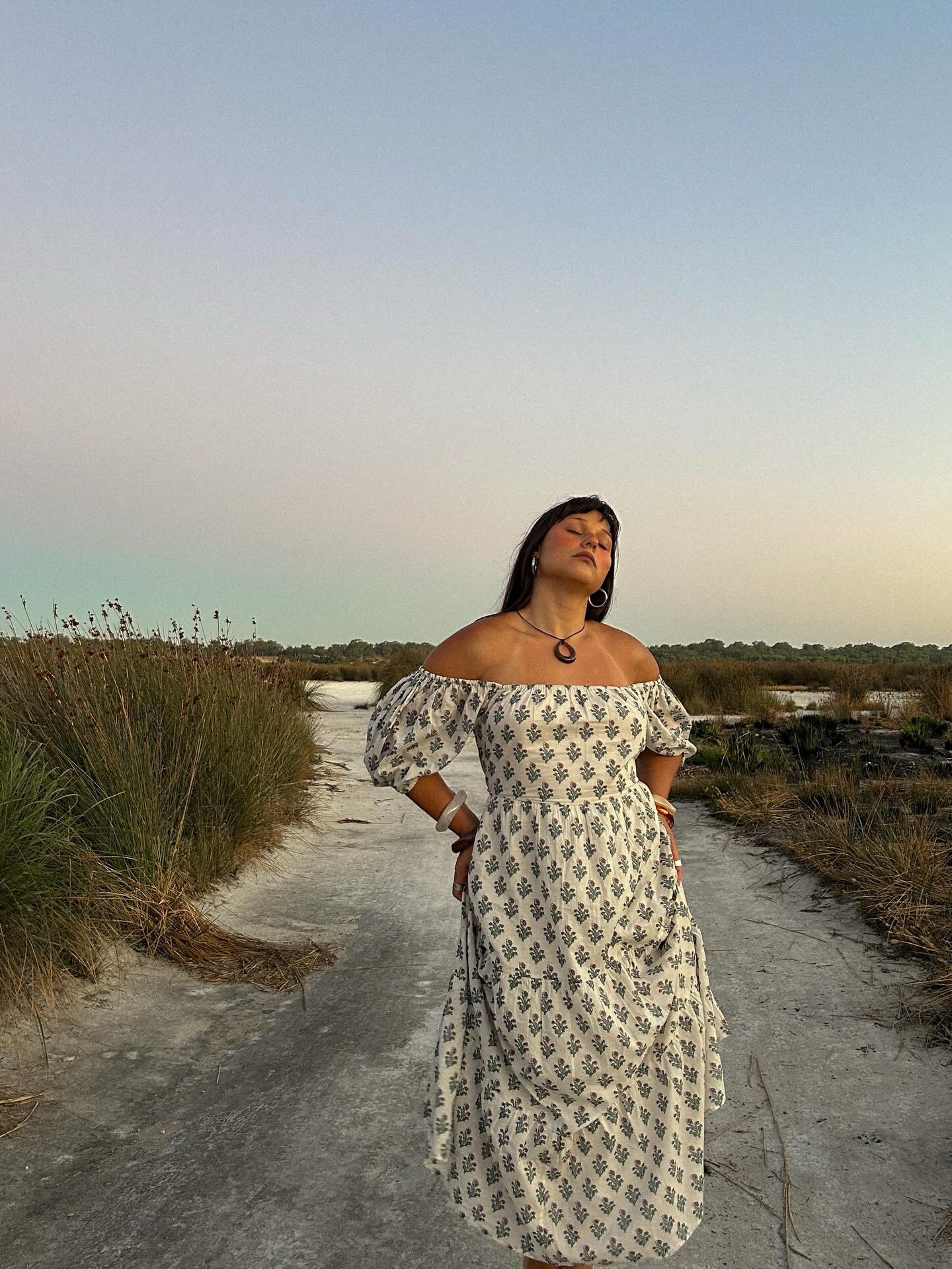 THIS WEEK ONLY!! ‼️
Ends this Friday March 6th, 6pm!!!
In light of all the beautiful DMs from those who couldn’t make the Studio Sale on Sat — and with my trip to India coming up (and a teeny tiny studio that needs clearing!) — I’ve added some final pieces to the website on sale 🤍
For the non locals, this is now your very own online studio sale!! Here’s your chance to grab a bargain while helping a small independent business make room for all the goodness to come! These styles wont be made again.
The last of our SANA Maxi Dresses, final few AVANI Dresses, our NILA Weekend bag, Leela Pearl, and a handful of stragglers are now absolute bargain prices — some below cost — my lack of studio space is truly your gain!
Jump online and snap them up ✨This week only! Ends this Friday 6th March, 6pm xo
.
.
.
.
.
.
.
.
.
#onlinesale #sale #slowfashion #fleetwoodcollection #studiosale