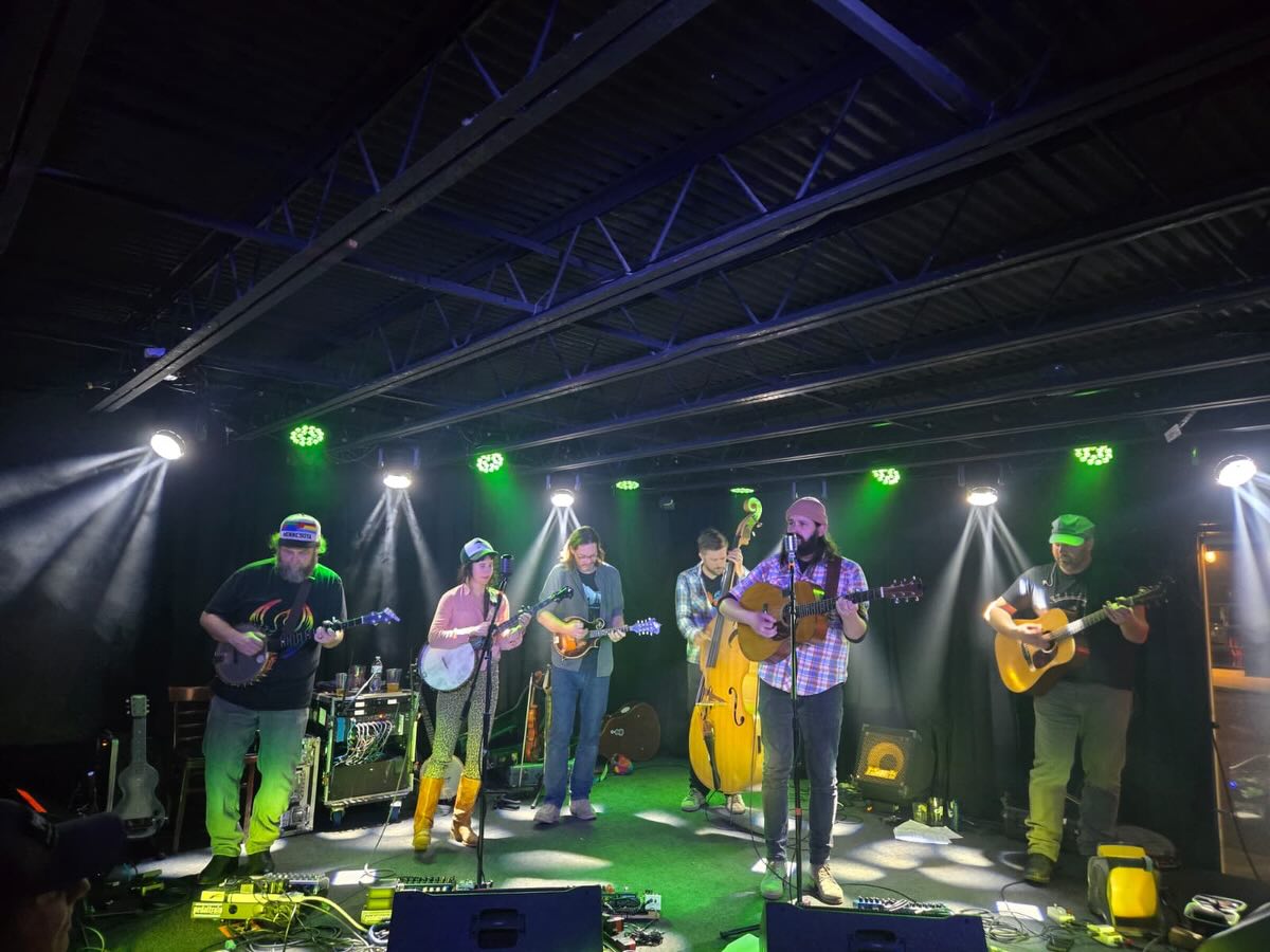 Good times in Spokane last night with the Lowest Pair, and a great radio session with Iaan Hughes on 91.3 KCSB in Bellevue this afternoon. Looking forward to jamming in Seattle tonight with Hemlock Revival at Conor Byrne Pub in Ballard.
March 5: Seattle, WA - Conor Byrne Pub
w/ Hemlock Revival
March 6: Bend, OR - Silver Moon Brewing
March 7: Portland, OR - Showdown
w/ Dadweed
March 26: Green Lake, WI - Thrasher Opera House
w/ The Fretliners
@conorbyrnepub @hemlockrevival #seattle #ballardseattle #bluegrass #rootsmusic #folk