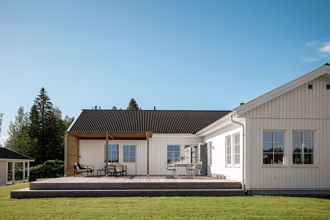 Igår la vi upp en omröstning och det rätta svaret är: Det är en algoritm!
Det var enbart 100% AI-animerade stillbilder. Skulle du ha gissat på AI om vi inte frågat?
.
.
.
#bostadsvideo #umeå #mäklarfotograf #interiorvideography #videoediting