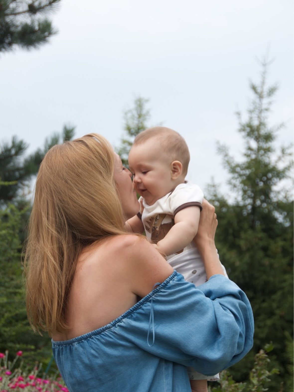 💔We are witnessing something deeply disturbing come to light globally — truths that have been hidden, dismissed, and even mocked for years. What is being revealed is not just a scandal, but a reflection of a deeper imbalance between the divine masculine and feminine. As a mother raising a boy in this culture, and as a survivor of toxic relationships, I feel this on a very deep level. We have been conditioned to disconnect from sacred values, while social media, objectification, the porn industry, and endless consumption have distorted love, intimacy, and responsibility.
This is not just about individuals, but about collective patterns — a society that has lost reverence for boundaries, respect, and the sacred dynamic between men and women. We protect our children not only with love, but with awareness: by refusing to normalize objectification, setting firm boundaries, and teaching that intimacy must be rooted in respect, not convenience.
But this shift cannot rest on women alone. Men must also step into healing and accountability. True divine masculinity is not avoidance, emotional unavailability, or detachment — it is presence, protection, integrity, and responsibility. Our children, our homes, and our future need men who are emotionally aware, who take accountability for their actions, and who embody the role of protectors and providers not just materially, but emotionally and energetically.
And as women — it is our responsibility to rise with awareness, to advocate for the restoration of how women and children are valued, and to raise our standards for how we allow ourselves to be treated. By embodying self-respect, strong boundaries, and conscious love, while calling forward healed and present masculinity, we break generational cycles and create a future rooted in dignity, balance, and true respect between the masculine and the feminine. That is how we change the world 🙏♥️🌿 #awareness #divinemasculine #divinefemininerising #awakening #conciousparenting