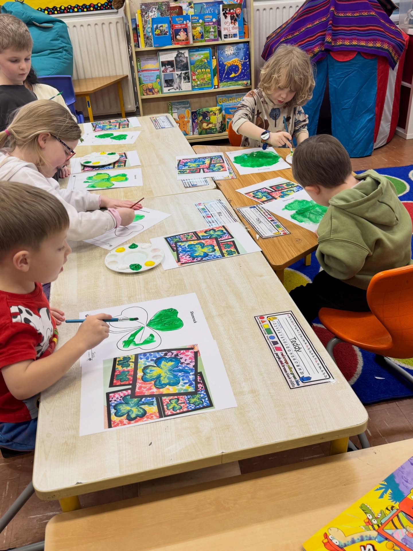 And that’s a wrap for February 💫
#juniorinfants #shamrockpainting #alphabettowers @ufliteracy #freeplay