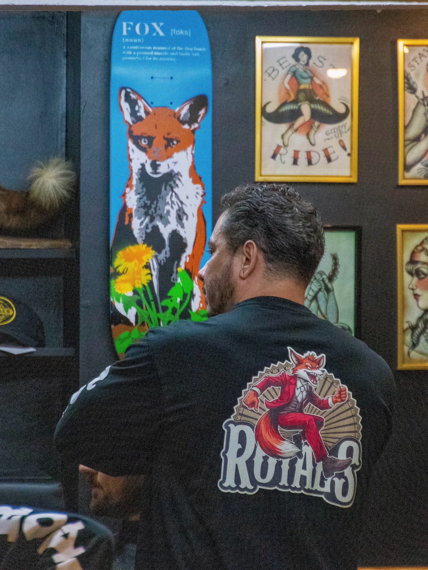 It’s ONLY Wednesday and Friday afternoon + Saturday are already super busy. 🔥✂️
We love to see it. The chairs are filling and the clippers will be buzzing. If you’re thinking about a fresh trim for the weekend we recommend that you book ASAP it’s set to be a busy one.
#barbershoproyals #royalsbarbershop #barbershopinterior