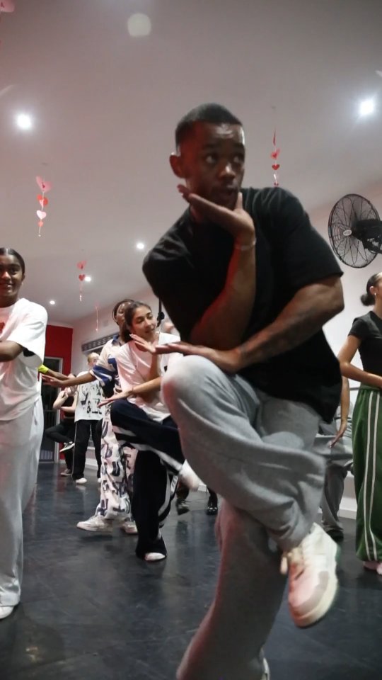 Big energy. Big pressure. Even bigger dreams 🌍🔥
Where talent meets opportunity, dancers step up for the chance to train overseas at one of the world’s most iconic studios, Dance Millennium✈️✨
From sharp choreography to raw performance power, every dancer walked in hungry and left it all on the floor. Moments like this don’t just test skill… they build resilience, confidence, and international-level mindset💪🌎
We’re beyond proud of every single dancer who auditioned. This is what growth looks like. This is what chasing greatness feels like.❤️🔥
Want to be part of the next opportunity? WhatsApp 067 852 1567📲
#danceit #danceitstudios #dancestudio #danceauditions #dancer