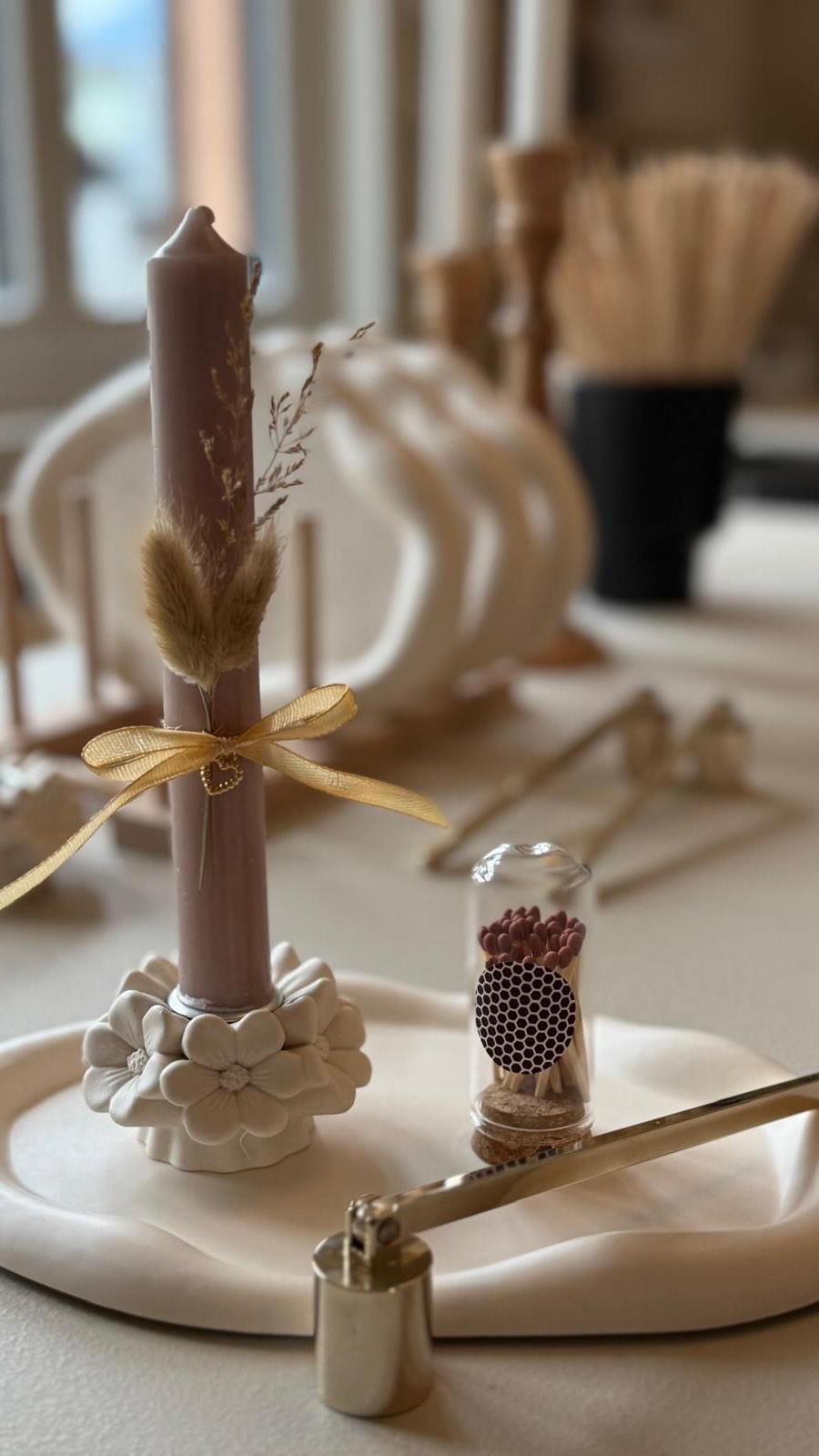 Von Hand gemacht. Mit Herz verpackt. ❤️📦
Unsere handgefertigten Stücke bekommen das Finish, das sie, unsere Kundinnen und Kunden verdienen – sorgfältig, persönlich, mit ganz viel Liebe. 🥰
#laviaatelier #geschenkverpackung #geschenkset #handgefertigt