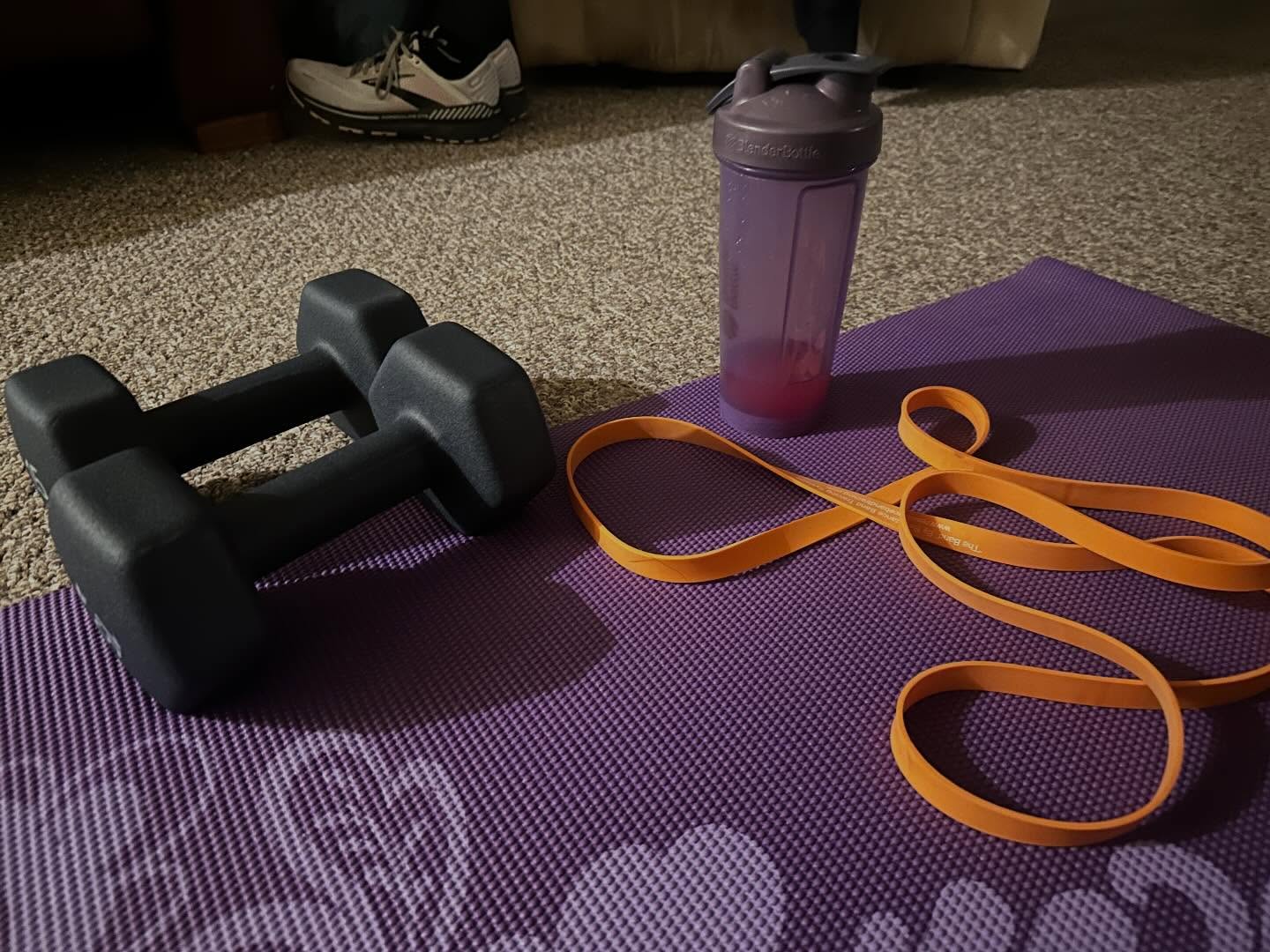 I used to overthink my workouts and nutrition.
Now I focus on consistency.
That’s what actually works.
#alignedbodyandsoul #simplenutrition #movement #awareness #consistency