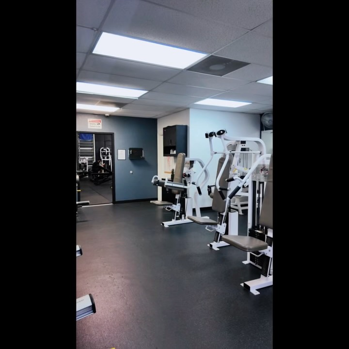 Swipe to see footage of our facility, area by area! (description below):
1️⃣Quick Circuit Area: ideal for when you’re on a time crunch, this area has machines that will provide a full body workout.
2️⃣Cardio Area: state of the art Technogym cardio equipment, from treadmills, steppers and ellipticals to recumbent and upright bikes that accommodate all levels of cardio.
3️⃣Main Room: an area fully equipped with pulleys, free weights, racks and machines that can be enjoyed by any fitness enthusiast- from bodybuilders to powerlifters, and anything in between.
4️⃣Second Floor: a higher-level area with advanced equipment and specialized machines that will take your back, leg, chest and arm days to the next level. Showers can be found up here.
Miami Strength and Fitness takes pride in being able make the most out of our facility by maximizing space and curating a selection of tools and fitness equipment that will help you get to that happier, healthier, fit life you’re after.
We look forward to seeing you, and hope you love and care for our gym the way we do!
#MSFHCCREW
📲Call or DM for more info!