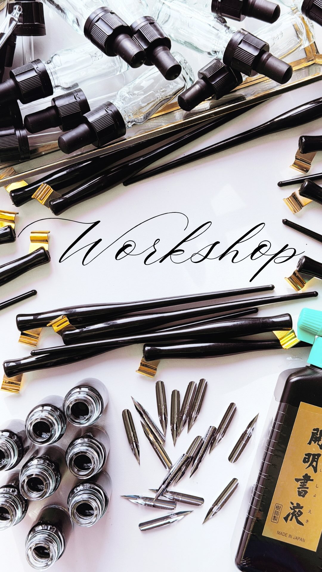 Op zoek naar een nieuwe rustgevende hobby?
Zit je veel in je hoofd en zou je graag meer met je handen willen doen? Werk je dagelijks digitaal terwijl je juist zo houdt van schrijven met de hand?✍🏼
Dan is deze kalligrafieworkshop iets voor jou!
👉🏼Je hoeft niet creatief te zijn.
👉🏼Je hoeft geen mooi handschrift te hebben.
👉🏼Je hoeft alleen maar nieuwsgierig te zijn en zin hebben om iets nieuws te leren.🥰
Ook geschikt voor linkshandigen.
Iedereen is welkom.
Meld je aan via de link in bio
of stuur me een DM voor meer info.
The new workshop calendar is now live on my website (link in bio).
New workshops loading 🔋
✨ I teach in Dutch, but I work with a camera above my hands and a large screen, so everything is easy to follow.
✨ And if needed, I’ll happily translate for you.
If the listed dates don’t work for you,
you can always book a private lesson
#kalligrafie #kalligrafieworkshop #calligraphyworkshop #lerenkalligraferen #creatieveworkshop