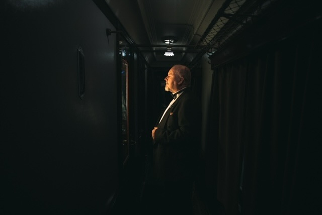 Idän pikajunan arvoituksen kevään esityskausi päättyi eilen.
Kiitos kaikille katsojille!
Suuren kysynnän vuoksi Pikajuna palaa ohjelmistoomme vielä syksyllä 2026.
Liput on jo myynnissä lippu.fi
Syksyn esityspäivät ovat:
to 12.11. klo 18.30
pe 13.11. klo 18.30
la 14.11. klo 17.00
to 19.11. klo 18.30
pe 20.11. klo 18.30
la 21.11. klo 17.00
su 22.11. klo 15.00
pe 27.11. klo 18.30
la 28.11. klo 17.00
su 29.11. klo 15.00
to 3.12. klo 18.30
pe 4.12. klo 18.30
to 10.12. klo 18.30
pe 11.12. klo 18.30
la 12.12. klo 17.00
Tervetuloa Järvenpään teatteriin!
#idänpikajunanarvoitus #agathachristie #järvenpäänteatteri #teatteri tervetuloa
Kuva: Christian Pirskanen