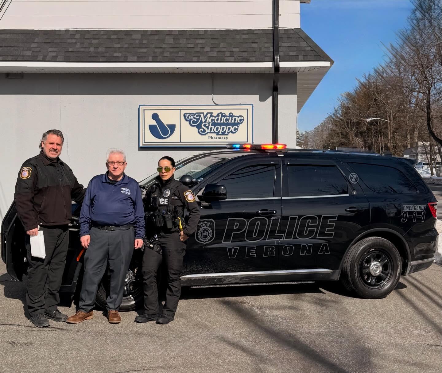 The Verona Police Department extends its sincere appreciation to The Medicine Shoppe Pharmacy in Cedar Grove for helping provide Epinephrine Auto-Injectors (EpiPens) for use while on duty.
Through the generosity of Owner/Pharmacist Amin Amireh, who donated half the cost of the kits, our officers are equipped with additional life-saving tools to respond to severe allergic reactions and medical emergencies in our community.
Thank you for supporting the Verona Police Department and for helping ensure our officers have the tools they need to save lives.
#veronapd #TheMedicineShoppe