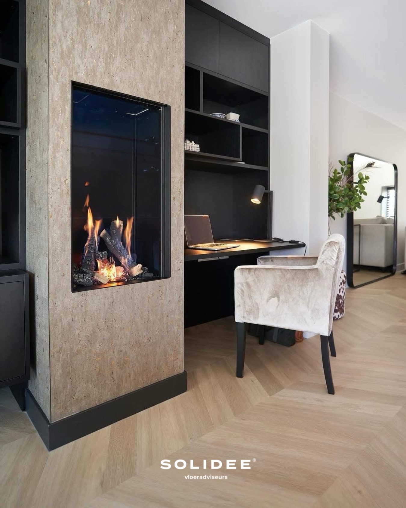 De vloer die écht bij je past 🤍
Bij Solidee adviseren we niet zomaar een vloer. We komen bij je langs met de XL stalen in het natuurlijke licht van jouw woning. Zo weet je zeker dat kleur en uitstraling perfect aansluiten bij jouw interieur.
Dankzij onze samenwerking met de beste leveranciers voeren we een topcollectie van hoogwaardige vloeren.
Onze vloeradviseurs zijn experts en begeleiden je van A tot Z:
✔️ Egaliseren
✔️ Vloeren leggen
✔️ Plinten plaatsen
✔️ Strak afkitten
✔️ Traprenovatie
Van advies tot perfecte afwerking – wij regelen het.
#solidee #vloeradvies #interieur #vloeren #maatwerk