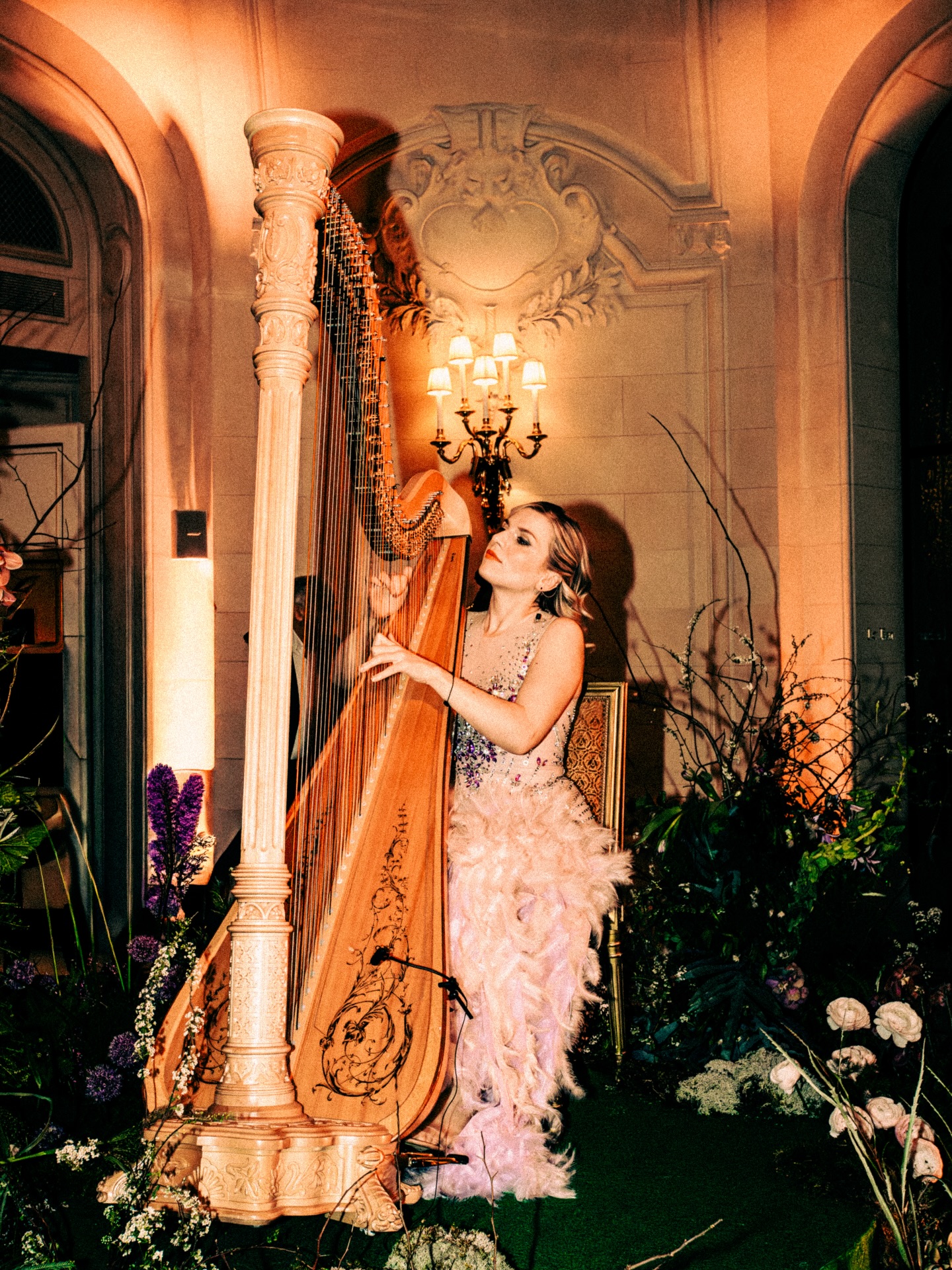 That’s what it takes to celebrate the @shangrilaparis properly.🥂
In collaboration @thelindeymethod
