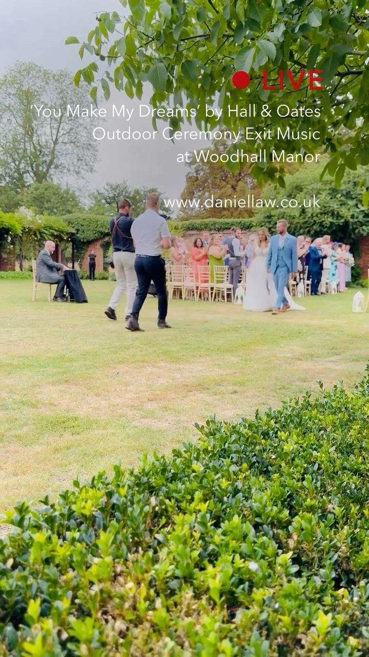 🎶’You Make My Dreams Come True’ by Hall & Oates
Filmed live at @woodhallmanor
www.daniellaw.co.uk (Link in Bio)
#eastongrange #bruisyardcountryestate #seckfordhall #woodhallmanor #henhamparkweddings