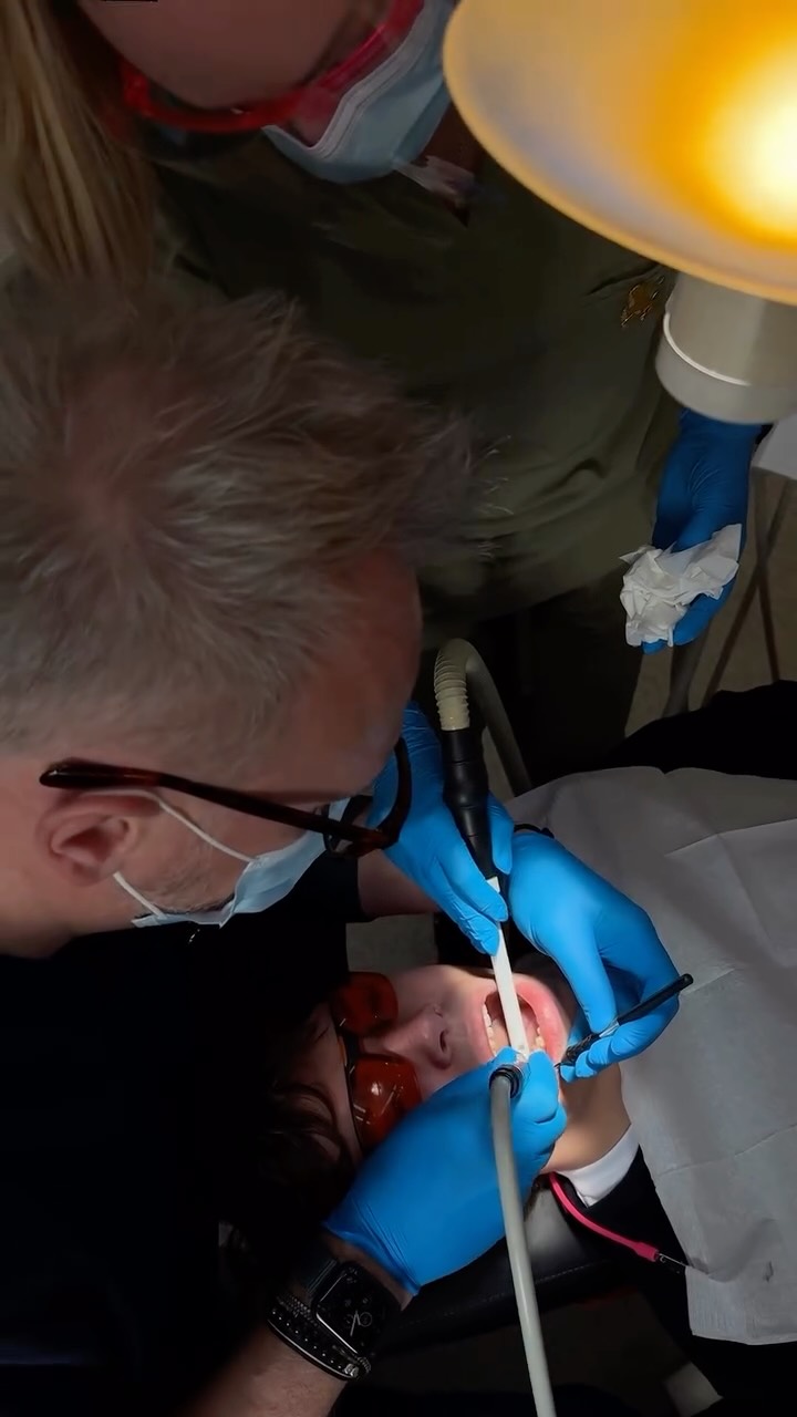 FREE Orthodontic Consultations – for all ages! 🦷✨
Early checks = easier treatment later 💫
For children (6+), teens & adults — it’s never too late for your dream smile.
We help with:
✔️ crooked teeth & gaps
✔️ bite & chewing problems
✔️ past orthodontic treatments
✔️ smile confidence
Early action means:
✨ shorter treatment
✨ fewer extractions
✨ better long-term results
No pressure, just a friendly chat 🤍
Book your FREE consultation now!
💷 0 % Finance options available
📍7 Windsor Way, Knutsford WA16 6JB
🌐 www.kclinic.co.uk
📱 07946 219 539
☎️ 01565 653480
#orthodontist#freeconsultation#allages#allwelcome#smiletransformation