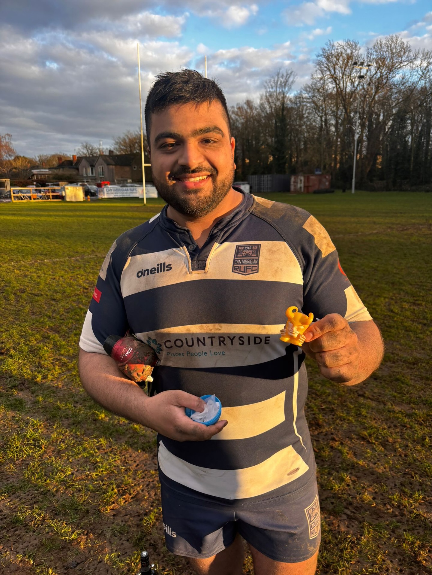 💥50 CAPS ANNOUNCEMENT💥
Huge congratulations to our front row dynamo Kiran @kiran_sc761 gaining his 50th cap, and what a game to be part of!
Kiran is such an integral member of our club…always at training, always available for games, at every social event..this cap is well deserved and a result of hard work and dedication 💪🏻
#rugby #rugbyunion #cantabs #cantabsrugby #socialrugbyincambridge
