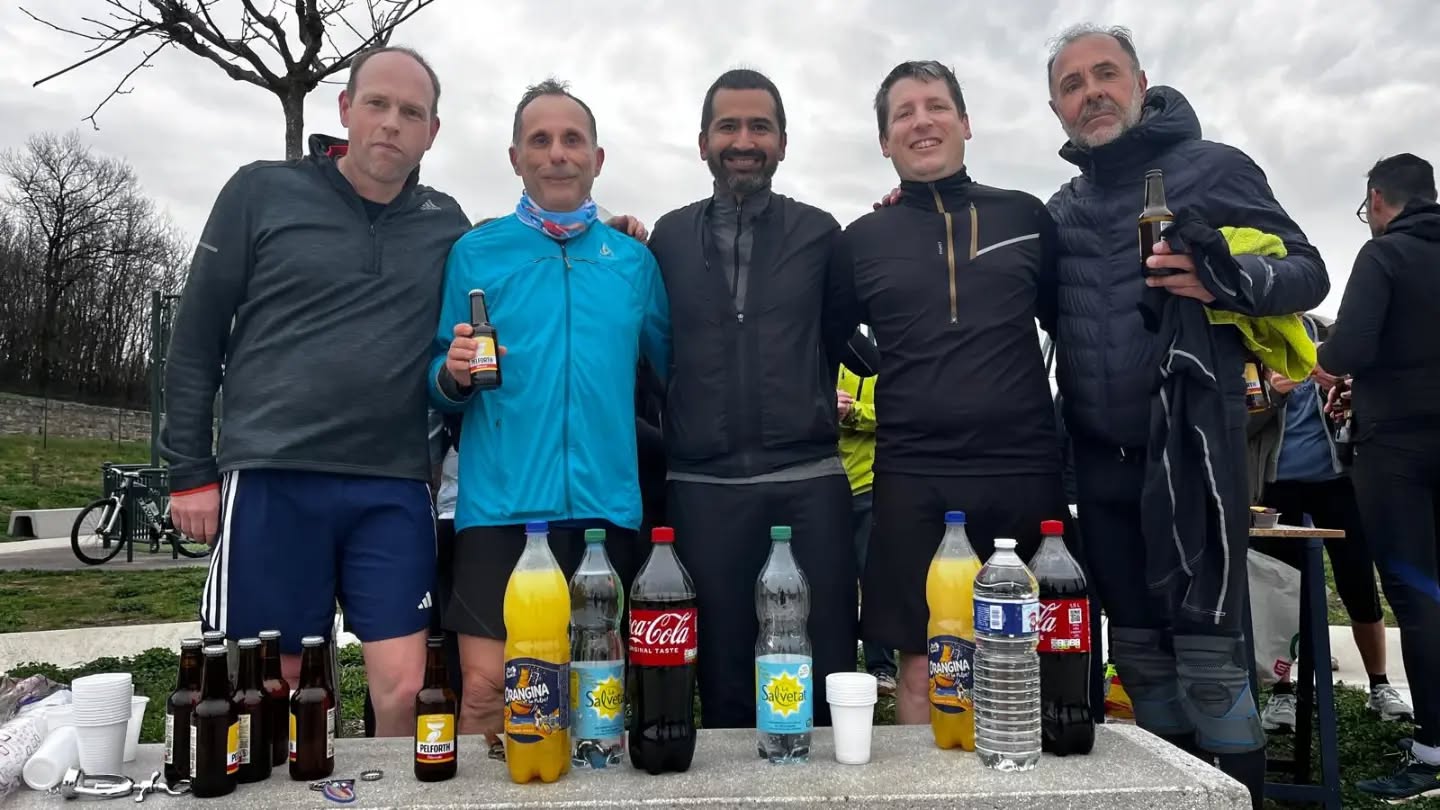 Reconnaissance de la Vourloise 🏃
Le dimanche 15 mars aura lieu @la_vourloise_trail chez les copains de la Foulée Vourloise et aujourd'hui c'était l'heure de la reconnaissance du parcours !
Au programme, une dizaine de kilomètres sur les sentiers qui attendront les coureurs dans deux semaines ☀️
Les inscriptions avec les derniers dossards ouvrent ce dimanche matin à 8h, ne loupez pas le coche pour venir courir aux côtés d'une très grosse team des Foulées de Beauregard 💛❤️