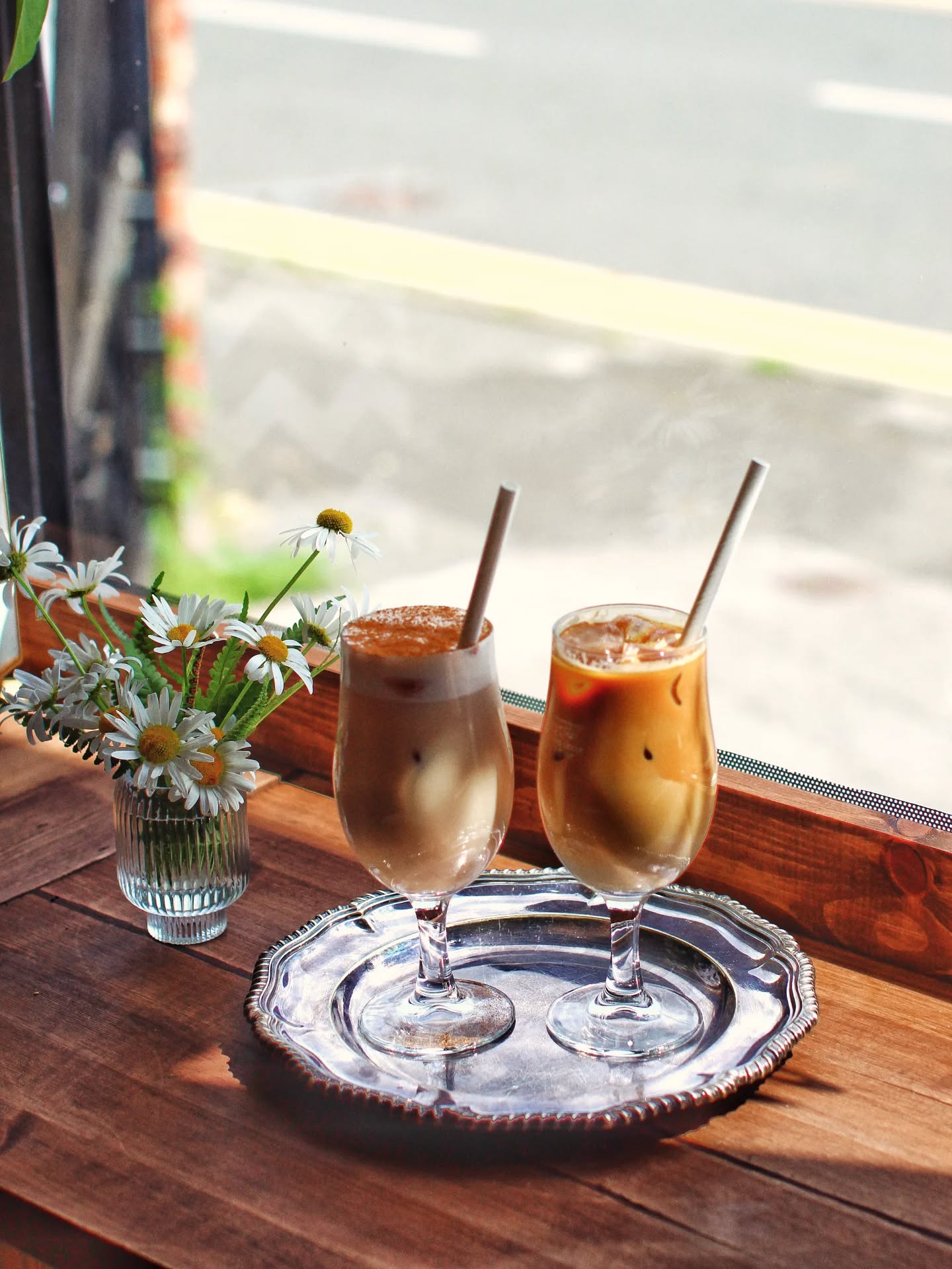 Springtime sipping 🌼
.
Thursday 9am-9pm
Friday 9am-10pm
Saturday 9am-10pm
Sunday 9am-8pm
#icedlatte #icedchai #altrincham #coffeeshop #manchestercoffee
