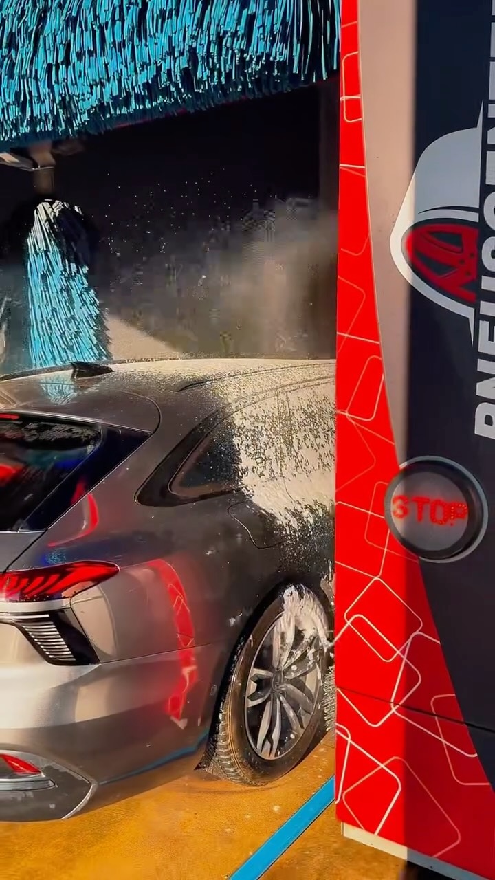 CARWASH 24H RODENECK
🏁🏁🏁🏁
ps. porbiert Programm4 mit Polish und Lackversiegelung💎💎💎💎
➡️ Bancomat und contactless payment🏁
➡️ Kundenkarten können selbst erstellt und aufladen werden;
ideal auch als Geschenk🎁
Auto Portal Waschanlage
Handwerkerzone St.Pauls Rodeneck💎💎💎💎
mit uns das ganze Jahr gut und sauber unterwegs👍
24H geöffnet✅
6 Programme stehen zur Auswahl✅
Kundenkarten direkt bei der Kassa erhältlich✅
#waschanlage
#carwash💦
#rodeneck reifendienst gommista #autopflege lavaggioauto gommista #carwash24h rodengo südtirol altoadige istobalmstart autopflege washtec mühlbach vals meransen spinges vintl weitental pfunders schabs natz viums raas natzschabs obervintl microelectronica obervintl