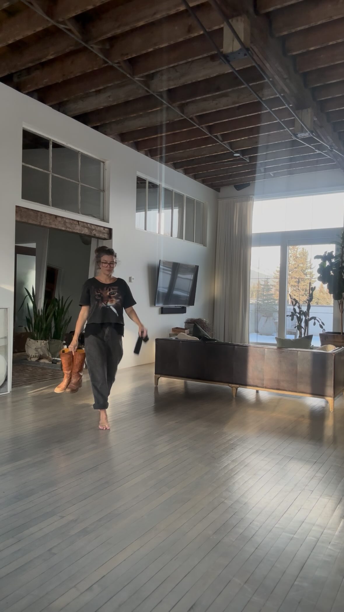 Some days are wilder than others. Today we are unpacking and steaming all the new goods and that can be a real gong show… I dressed accordingly.