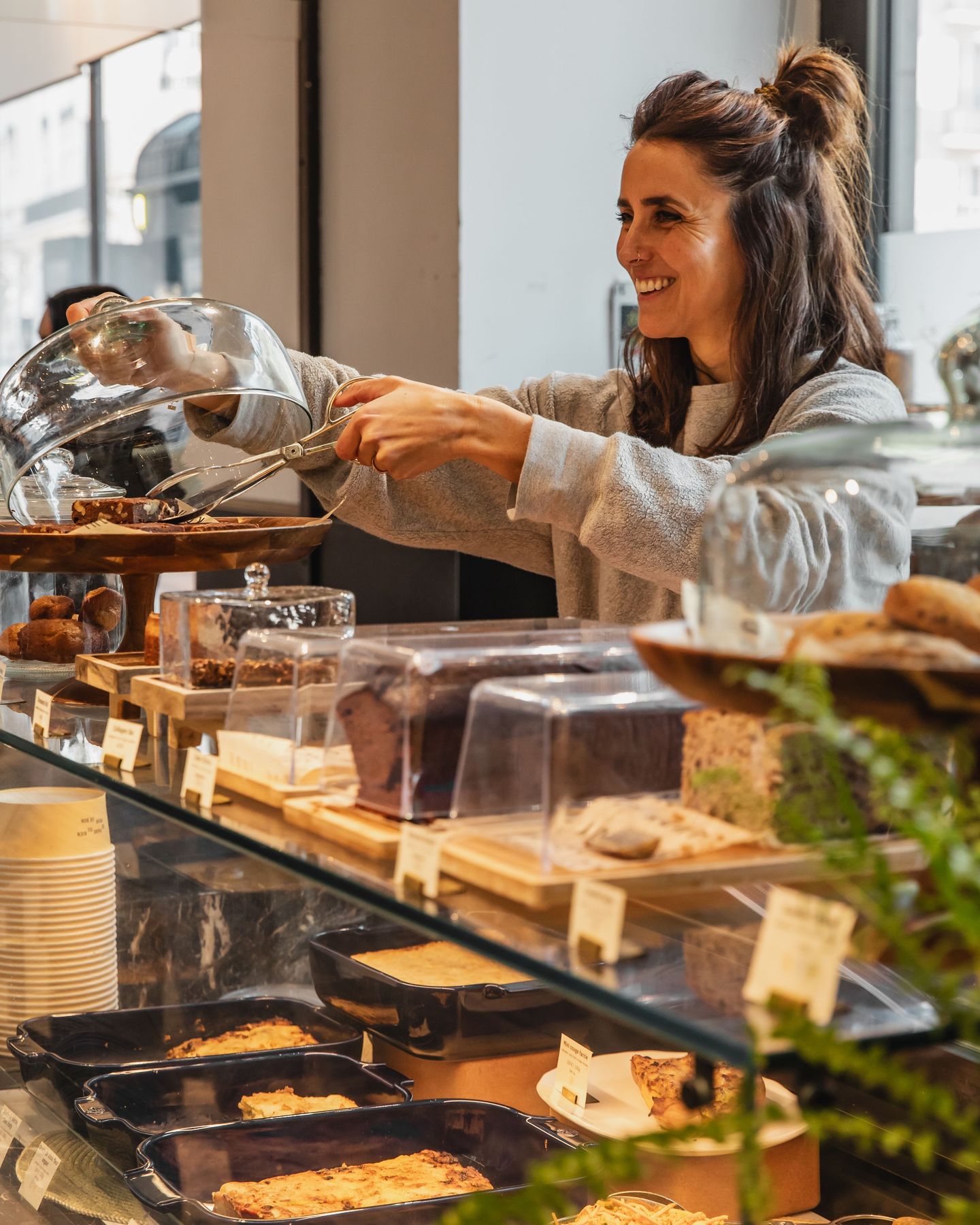 PAUSE FEEL GOOD 💛
Après vos courses à La Grande Épicerie, prenez une pause pour vous.
Une pâtisserie 100% sans gluten, sans sucre raffiné mais ultra gourmande. Un naturopathic latte réconfortant, aux super ingrédients qui soutiennent votre énergie et votre digestion. ☕
Se faire plaisir peut aussi faire du bien au corps !
@lagrandeepicerie
📸 @alicepages
#veganparis #sansglutenparis #glutenfree #lagrandeepiceriedeparis #lebonmarche #vegan