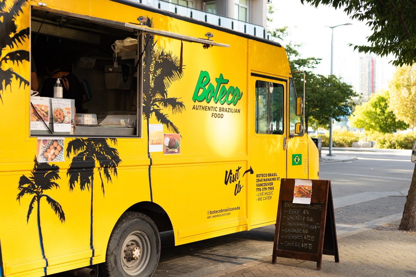 Vancouver’s Brazilian Carnevale is taking place this Saturday at the Croatian Cultural Centre and Boteco’s food truck will be there!
We will be selling skewers (picanha, chicken, grilled cheese, veggies & sausages), feijoada, dadinho de tapioca, passion fruit mousse, brigadeiro, beijinho, & chocolate cake “prestigio”.