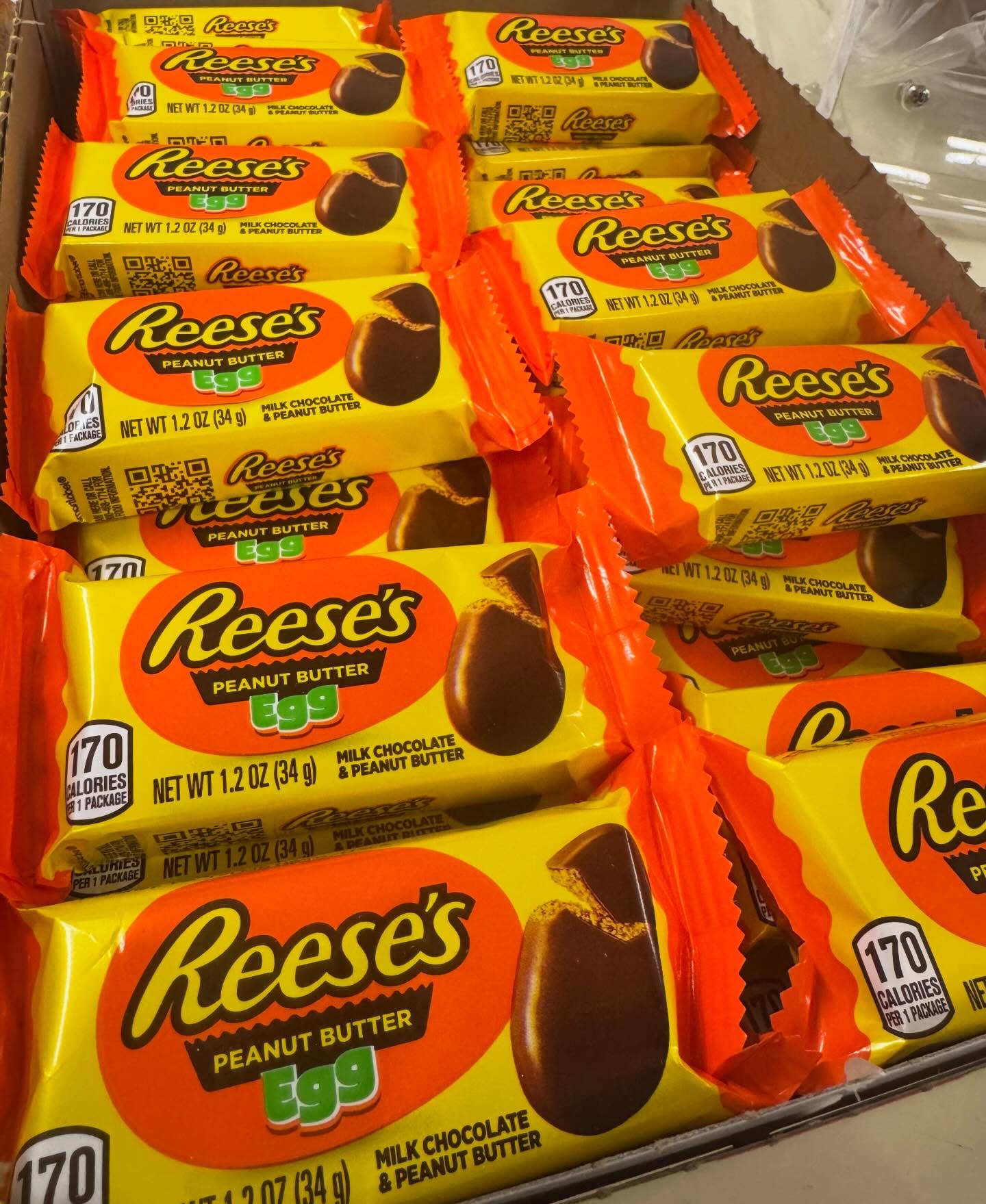 EGGCELLENT sings of Spring at the Oxford Market!