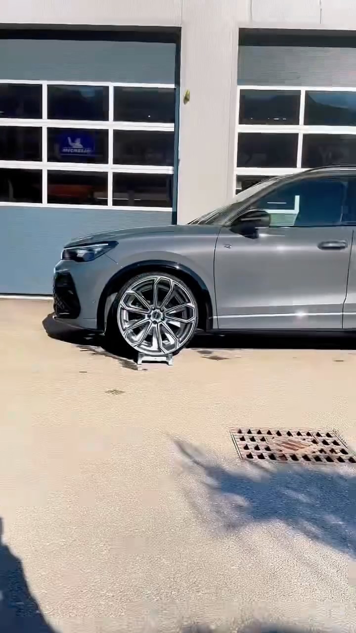 Tieferlegung ⬇️⬇️⬇️⬇️
VW Tiguan💥
3D Achvermessung 📐
21 Zoll Felgenzulassung Planung und Beratung👍
🏁High Performance Reifen
🏁Alufelgen
🏁FELGENZULASSUNG‼️‼️
🏁Waschanlage
🏁Innenreinigung
🏁Chiptuning
🏁Keramikversiegelung
🏁Achsvermessung
🏁 Fahrwerk Tuning
🏁Thor Soundbooster
🏁 Collaudo
🔌Talaria Sting
infos + Termin unter:
📧 info@pneuscenter.com
📲3486966069 ☎️0472888048
www.pneuscenter.com
➡️jetzt Neu in Rodeneck Handwerkerzone Rienzstraße 21 👍
der private Reifendienst mit eigener Portal Waschanlage 24H geöffnet
💎💎💎💎💎💎💎
#alufelgen #tieferlegung #carwash #felgenzulassung #rodeneck