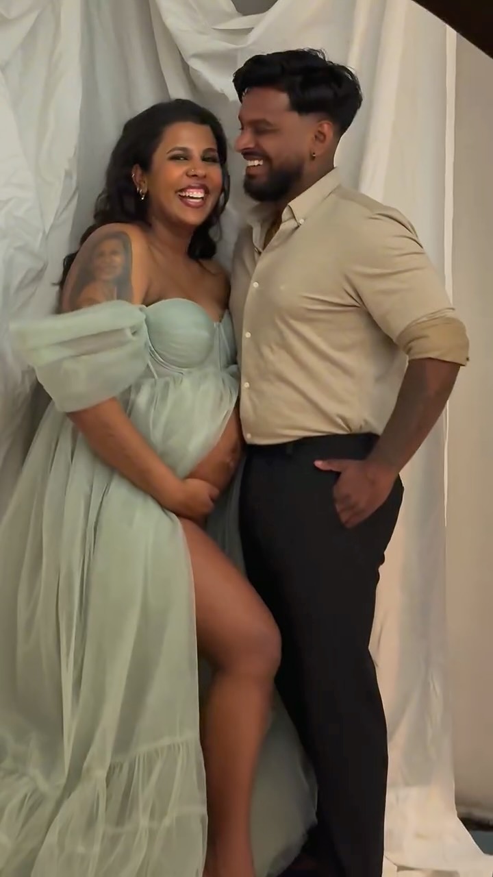 Gravidfotografering med partner kan være en helt uforglemmelig opplevelse for dere ✨
Det handler ikke bare om bilder — men om nærheten, forventningen og kjærligheten dere allerede deler før babyen kommer.
Mange par forteller meg etterpå at dette ble et av de fineste minnene fra graviditeten 🤍
Et lite øyeblikk hvor dere stopper tiden sammen — midt i alt som skjer.
Og du trenger ikke kunne posere.
Jeg veileder dere hele veien slik at det føles naturlig, trygt og ekte.
Dette er minner dere vil se tilbake på resten av livet 💛
✨ Studio i Sætre (Asker) — kort vei fra Oslo og Drammen.
👉 Nå er jeg nysgjerrig:
Ville du helst hatt gravidfotografering sammen med partner — eller alene?
Hva føles mest riktig for deg? 🤍
Jeg vil veldig gjerne takke til minne fantastiske kunder for den uforglemmelige tiden sammen u studioet mitt ❤️❤️
Gleder meg å lage den fantastiske veggen med minner til dere 🫶🏻🫶🏻
⸻
#gravidfotografering #mammamage #gravid2026 #oslofotograf #askerfotograf