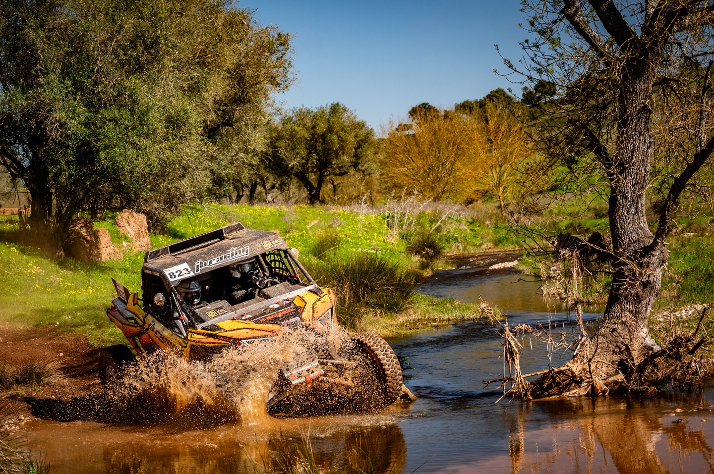 First-ever win for the duo Tiago & Carlos in the SSV category, leading the race from the very first kilometer of today’s 238.25 km stage 🏆🔥
Stage 1 SSV / FMP
#823 🥇 – Tiago Guerreiro | Carlos Paulino
#863 P7 / 🥉 @canam_challenge – Bernardo Passanha | Xavier Albino
@jbracingpt @fmpportugal @maxxisrallyraid