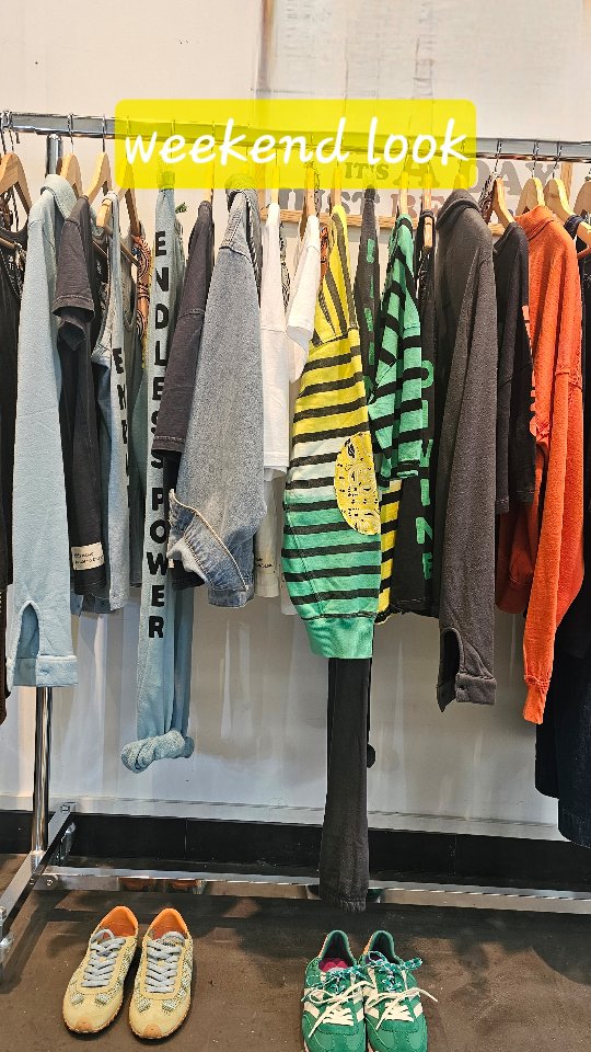 ⚡️Tess et Giullia 🩵
Cette semaine je vous ai présenté le combo idéal One Tee pour un look détente 😍
La chemise Tess, le pantalon cool Giullia 3 coloris , une matière éponge incroyable, un look 👀 ,..
A mixer avec un sweat, un tshirt, une veste en jeans
🤫 C'est le look le plus adoré chez Apparence cette semaine et il est bientot victime de son succès 😬
Dites moi quel coloris vous préférez
Carbone 🩶
Blanc 🤍
Bleu acier 🩵
✨️Un coup de coeur ? Comment shopper ce look?
📍Pour les lyonnaises il est disponible en boutique
32 rue Ney Lyon6
📦 Vente et conseil à distance message MP , whatsapp ☎️ 0616574694
Belle journee 🌼🌝
#onetee #oneteelyon #lyonshopping #lyon