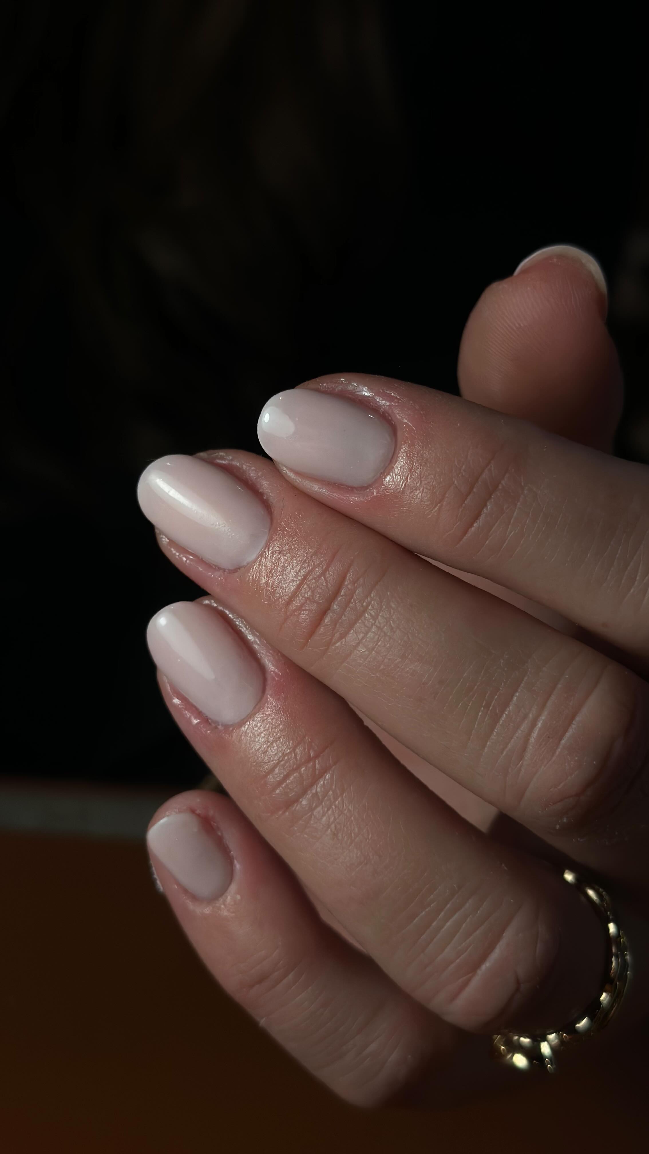 ✨ Gainage sur ongles naturels ✨
Envie de garder vos ongles naturels tout en les rendant plus forts ?
Le gainage est la solution idéale 💅
Une fine couche de gel pour renforcer, protéger et sublimer vos ongles — sans rallongement.
✔️ Ongles plus résistants
✔️ Moins de casse
✔️ Tenue parfaite
✔️ Effet naturel et brillant
Parfait pour celles qui aiment la simplicité avec élégance 🤍
📍 Prenez rendez-vous et offrez à vos ongles le soin qu’ils méritent.
#Gainage #OnglesNaturels #OnglesRenforcés #Manucure #BeautéDesOngles InstitutDeBeauté