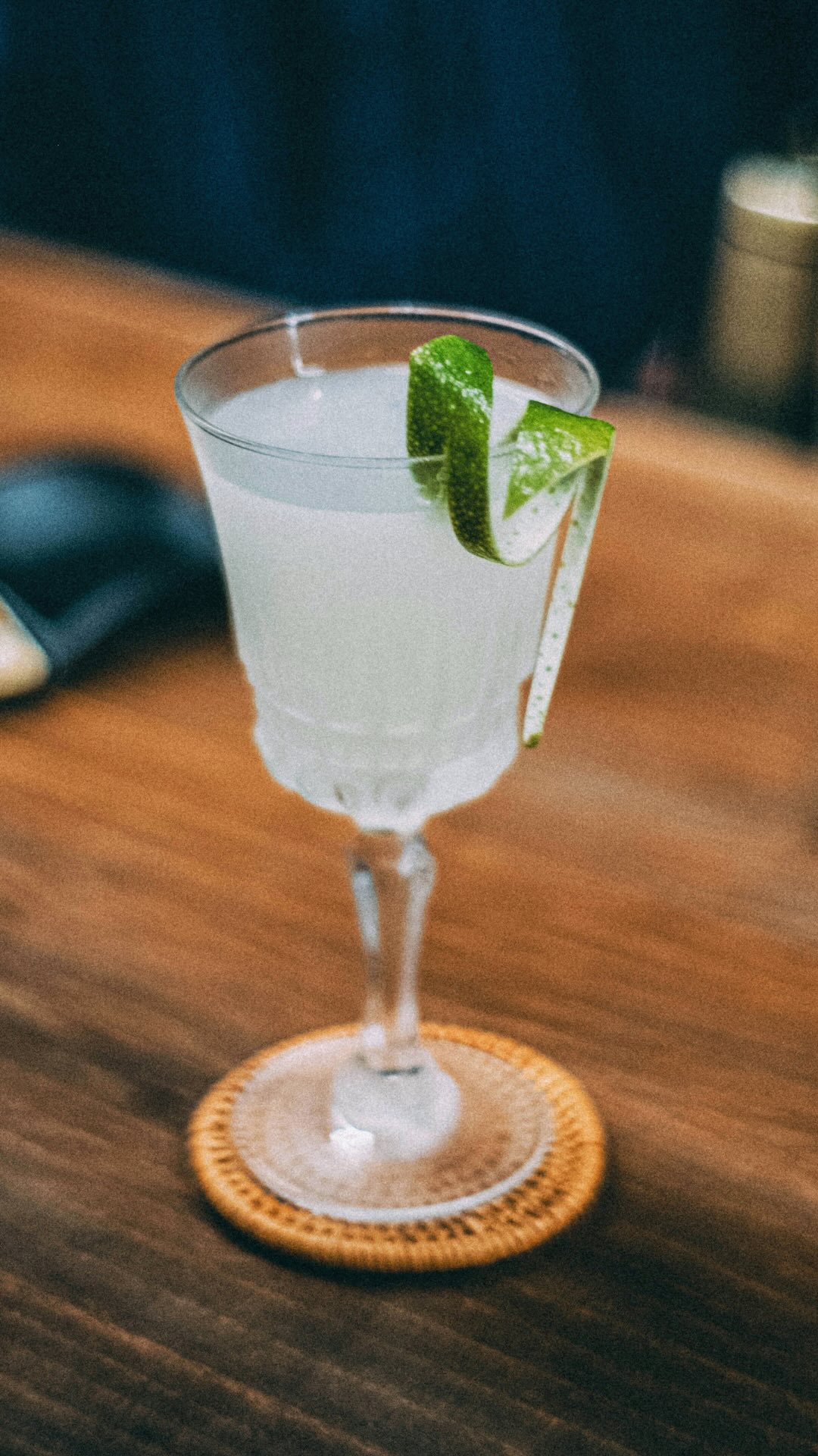 Envie d’un apéro sans alcool sain, simple et pas cher ???
Voici la recette de la ginger beer sans alcool :
150g de gingembre
100g de sucre
1L d’eau
1/4 d’une cuillère à soupe de levure boulangère
1/2 jus de citron
1 bouteille (pensez à dégazer au moins 2x par jour et attention, il y a de la pression 😅)
Mettez au frigo. Vous pouvez conserver jusqu’à 15 jours mais perso en 3 jours chez nous c’est réglé 😅.
Bonne dégustation !
Tu vas essayer ? Dis le moi en commentaire 🌈
#influenceuse #mamansimple #remedesnaturels #creatrice #femmedebordee #santenaturelle #passionnee #mamanfatiguée #plantesmedicinales #femmeactive