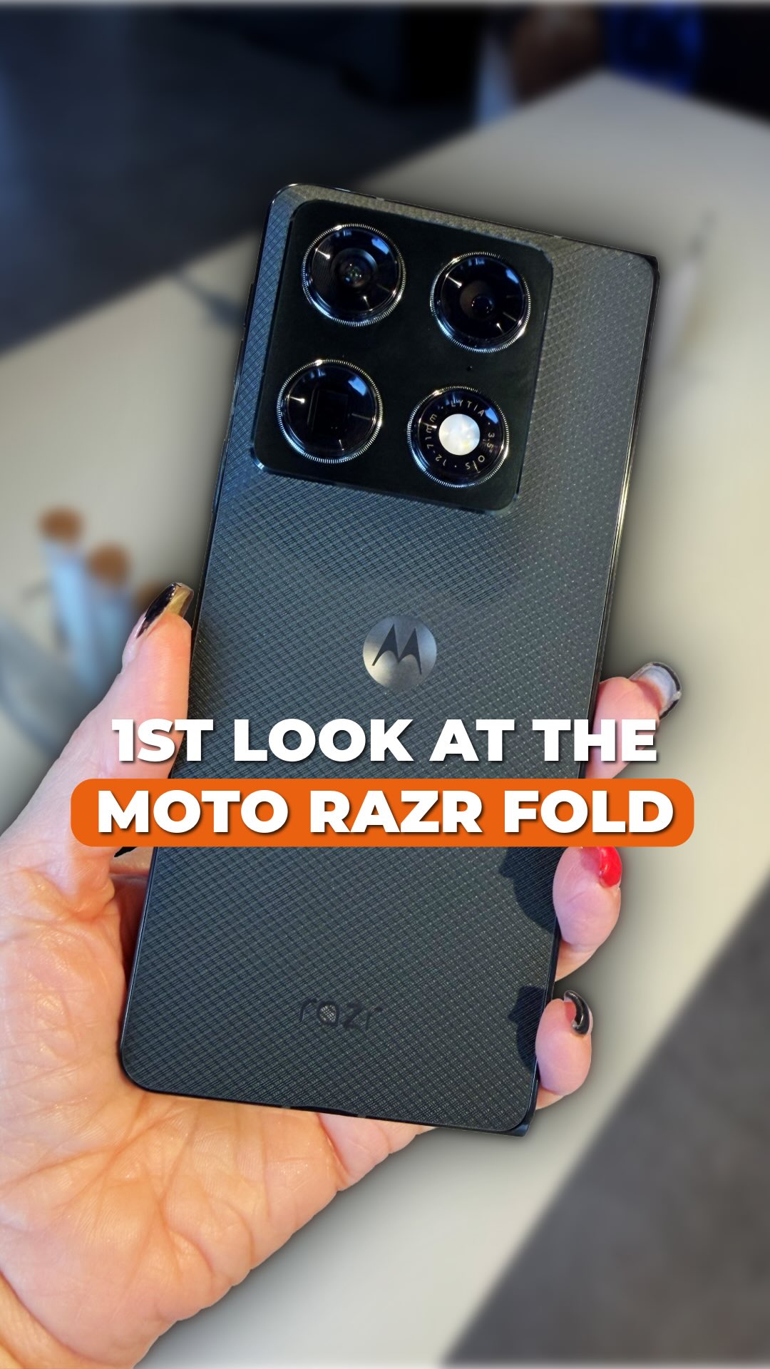 @motorola just made the case that foldables don’t have to compromise anymore. First proper look at the Razr Fold.