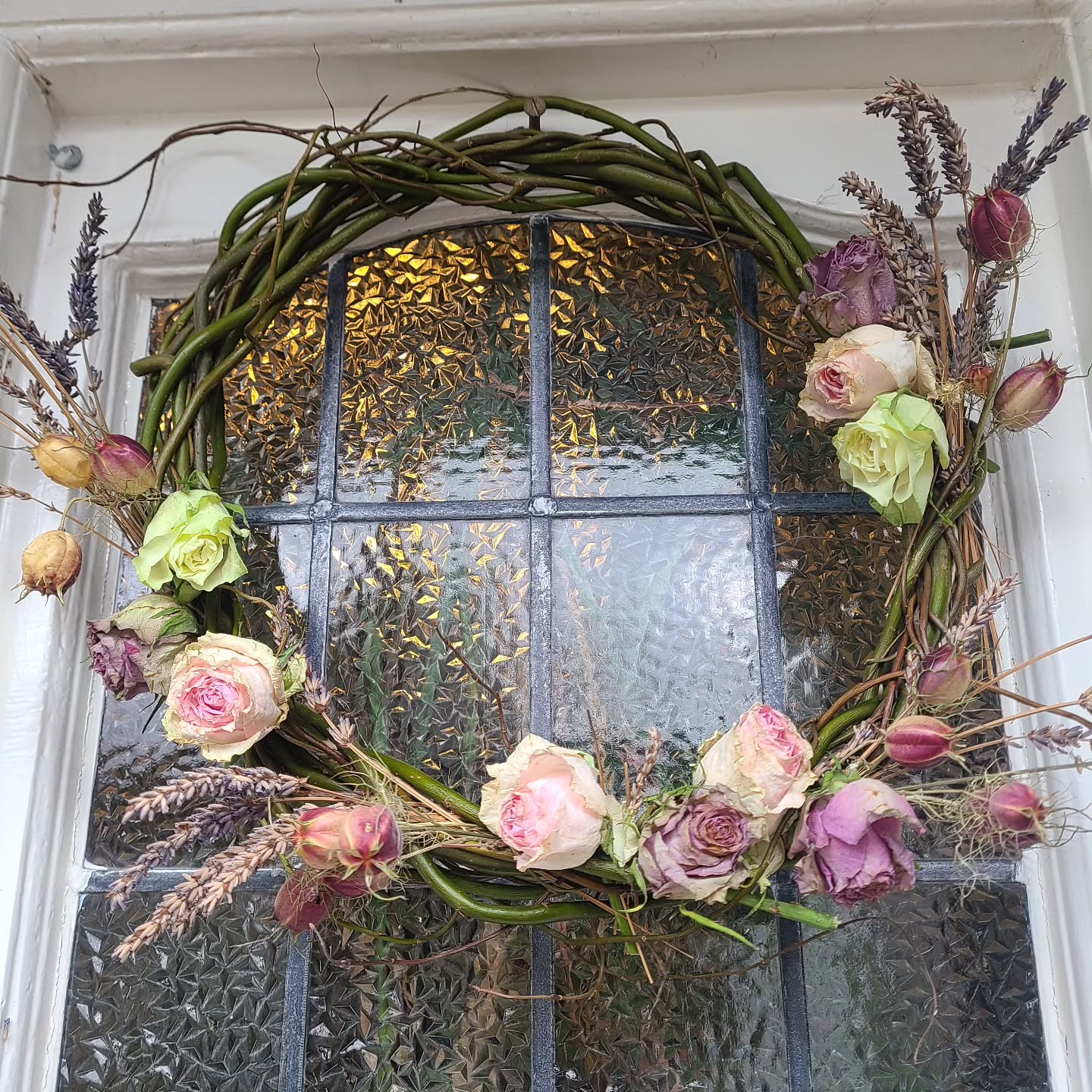 Recycled Valentines Roses. Thank you @plot59awellbeingwithnature for the beautiful wreath.