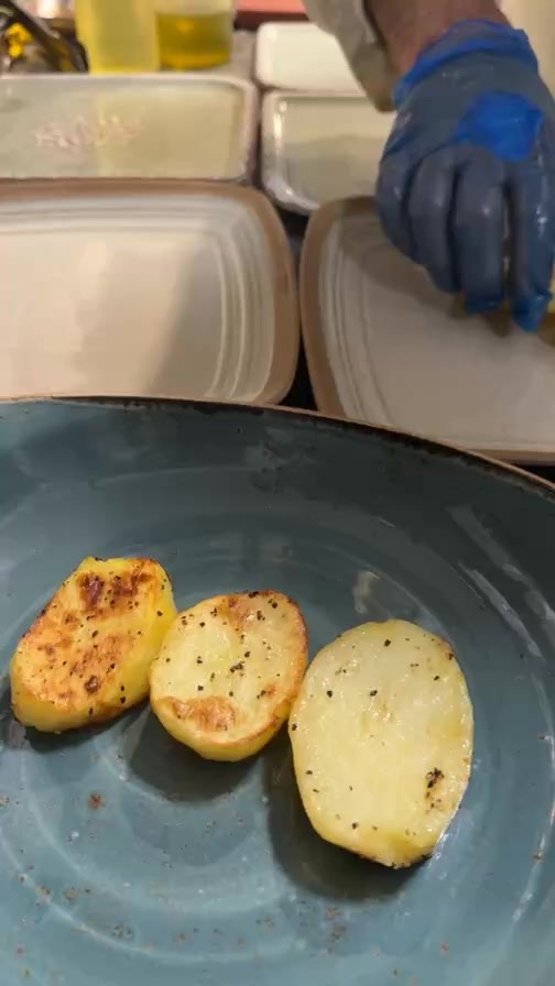 ✨ Thank You for Joining Us Tonight ✨
Thank you to everyone who watched our live this evening and followed the final two tables of the night. We truly appreciate your support.
If you haven’t visited us yet, we warmly invite you to make a reservation and come and experience our distinctive Italian cuisine.
At Marcio’s Italian Restaurant, our dishes are freshly prepared from scratch, using quality ingredients and crafted with care from the very beginning.
Book your table and come and savour the flavours of authentic, refined Italian dining.
We look forward to welcoming you soon. 🇮🇹✨