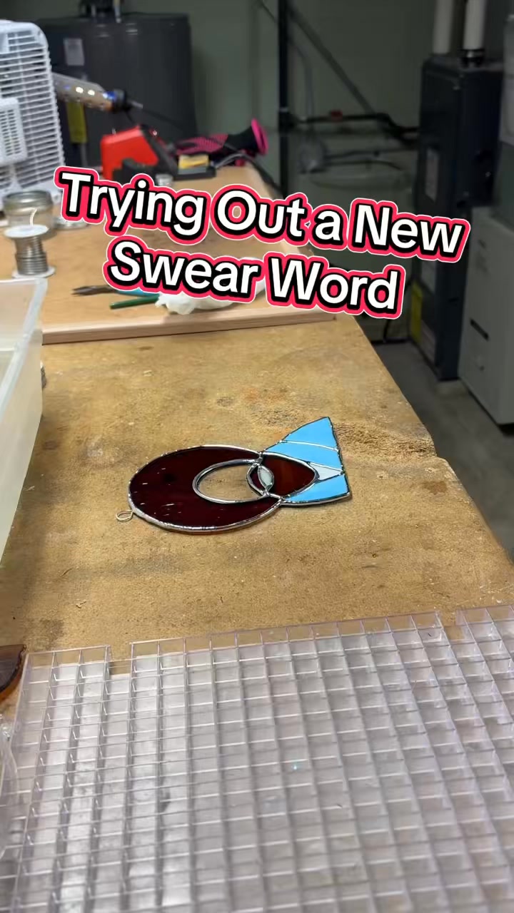 Bob Ross’ Broken Beard!!! I’m am gonna have to try again. Uncle Dave's Art Studio
#sidequestcurios #stainedglass #beginnerclasses #wisconsin #bobross #painter #art #fail