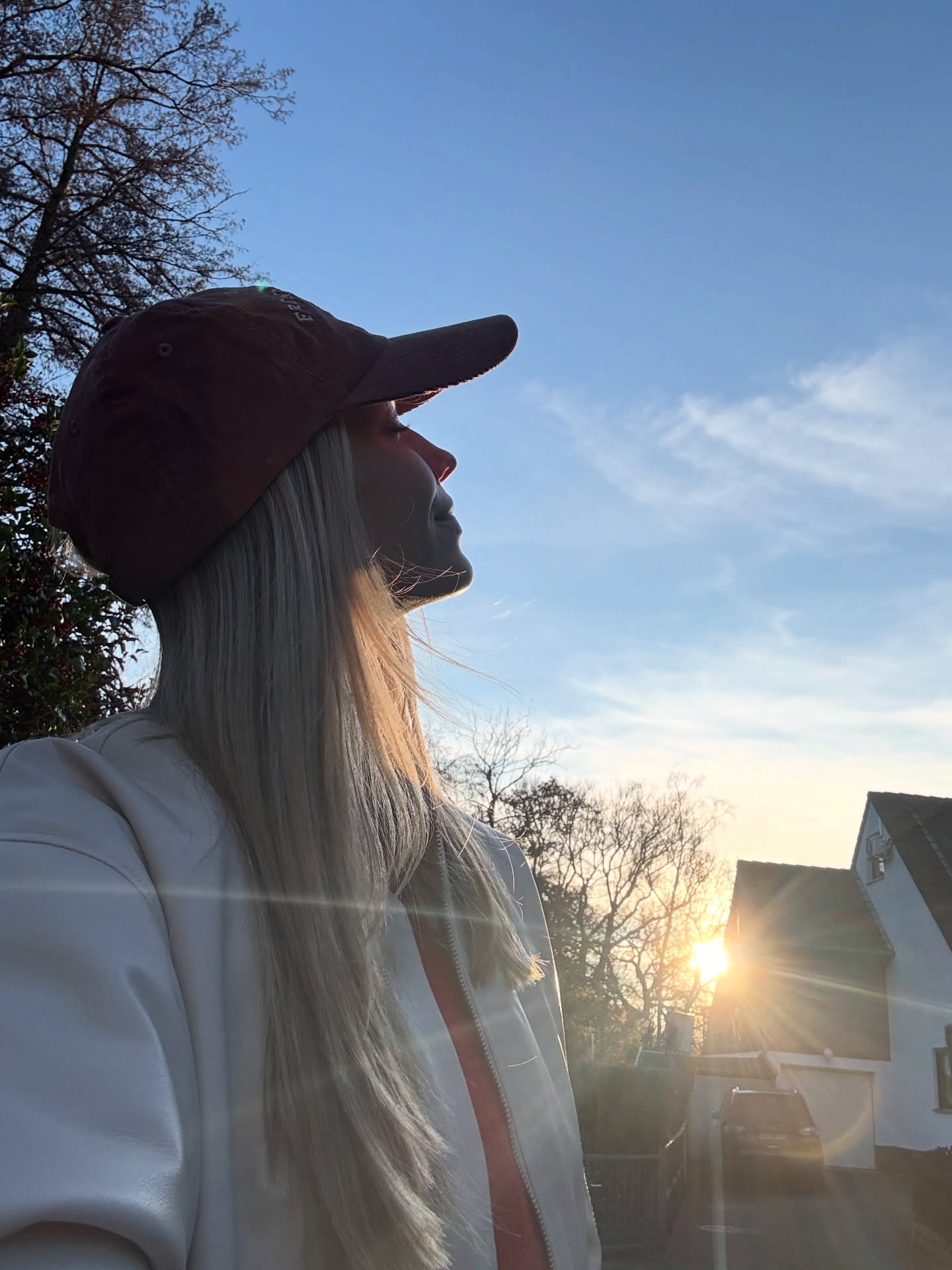 Bye bye February 🧡
Slide to see what happened 🤭
Thankful for such a nice month!!!
1 long Sunday walk - first sunshine after a while 💛
2 back in the fitness game 💪🏽
3 of course a hotel selfie 😄
4 had an amazing photoshoot 📸
5 met Lina in Austria ❤️🇦🇹
6 After 15 years, finally living hormone-free 🥹
7 back in running 🏃🏼♀️
8 Small changes can make the biggest difference ♥️
9 celebrated “Karneval” with my besties 🥳 🍻
10 back on ⛷️ after 14 years 😎💪🏽
11 Austria with the best crew 🫶🏼