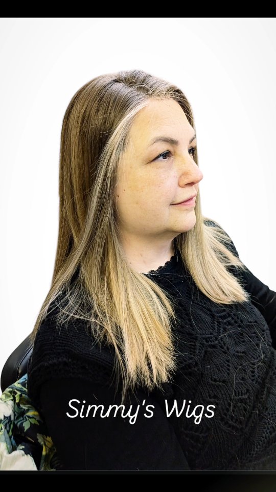 Find us a more seamless hairline than @simmyswigs 💃🏼
.
.
.
.
.
#wigs #custommade #hairtransformation #model #natural