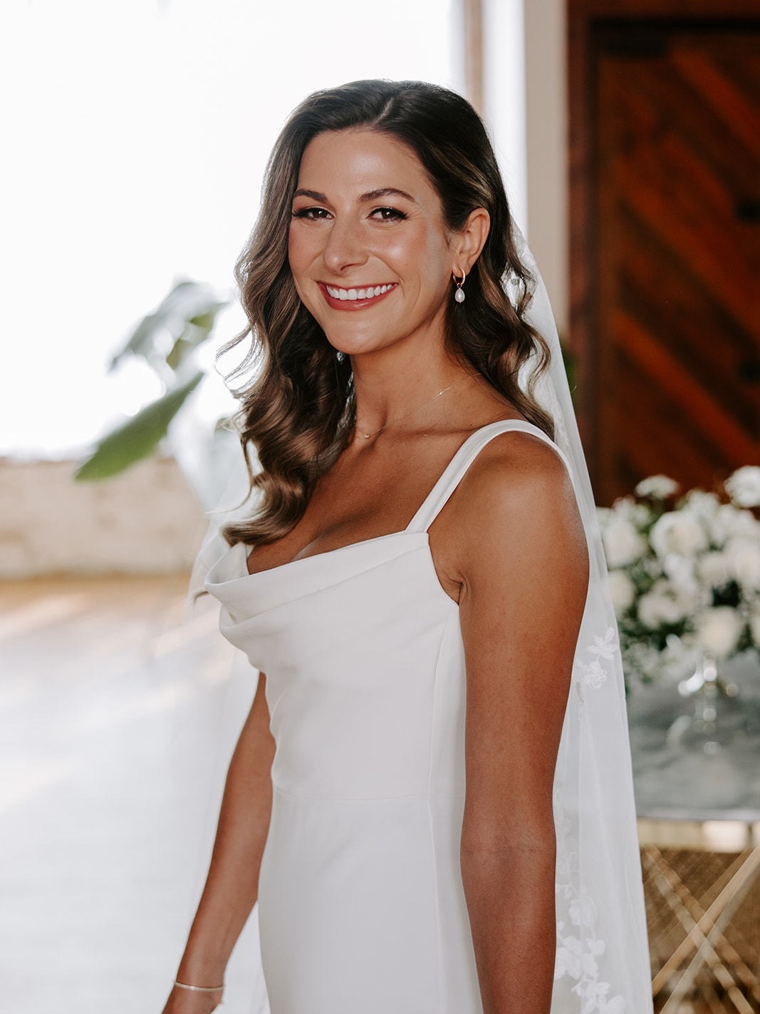 We don’t believe in transforming brides.
We believe in revealing them.
Somewhere along the way, the wedding industry started whispering that you need to be more (more glam, more dramatic, more “bridal”) in order to be stunning.
But the brides who work with us? They’re not trying to become someone else. They want to feel elevated, yes… but still recognizable. Still grounded. Still like themselves.
That’s always been my approach.
Enhancing your natural beauty.
Refining, not masking.
Creating a look that photographs beautifully, but feels even better in real life.
Because confidence doesn’t come from heavy layers or chasing trends. It comes from looking in the mirror and thinking,
“There I am.”
When you feel like yourself, just the most luminous, rested, supported version, everything shifts. You move differently. You smile differently. You walk down the aisle without second guessing how you look.
And that’s the kind of beauty that lasts long after the wedding day is over.
If you’re a bride who wants to feel stunning and deeply like yourself (without getting lost in the pressure of it all) We’d love to connect 🤍
Inquire via link in bio!
#chicagobride #naturalbridalbeauty #luxuryweddingbeauty #bridalmakeupartist #confidentbride
Photos by @mikailadusenberryphoto