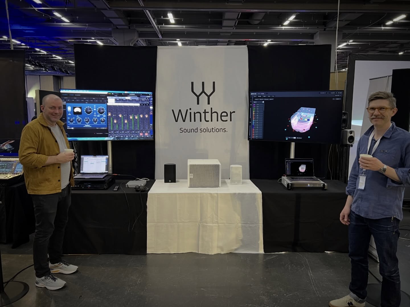 Vi är med på Monitor Roadshow, idag i Göteborg! Kom och hälsa på! Och på torsdag är vi i Stockholm om det passar bättre. Finns en massa kul att kolla på!
#wssab #monitorroadshow @martinaudio @stagetec_gmbh @linearesearch @amadeusacoustics @karnosound