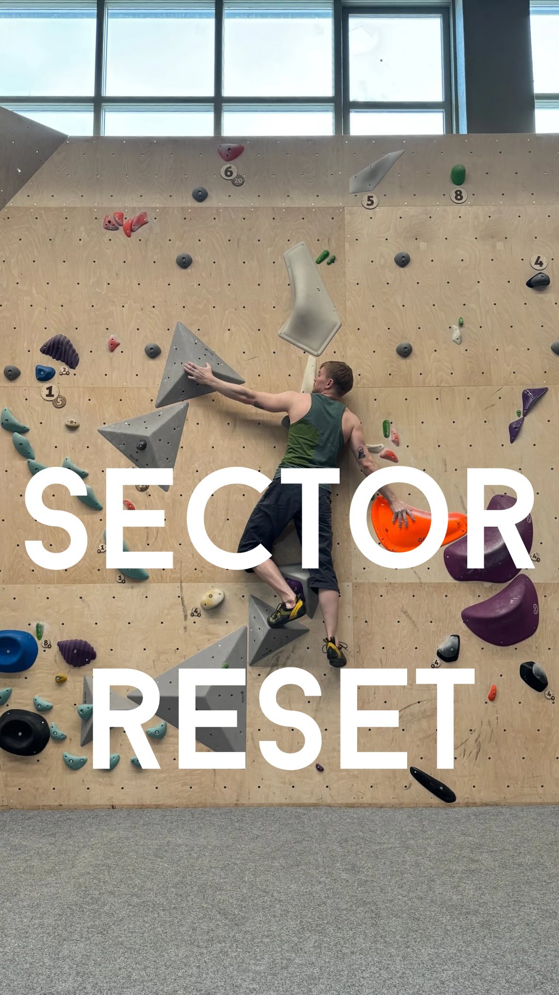 Nú er síðasti séns að klára project á slabb veggnum og horninu💪🏽💪🏽 Eftir lokun á sunnudaginn verða allar leiðir á slabb veggnum í Stóra sal teknar niður (sektorinn á myndbandinu). Sektorinn verður lokaður fram á miðvikudag á meðan að nýjar leiðir verða settar upp❤️