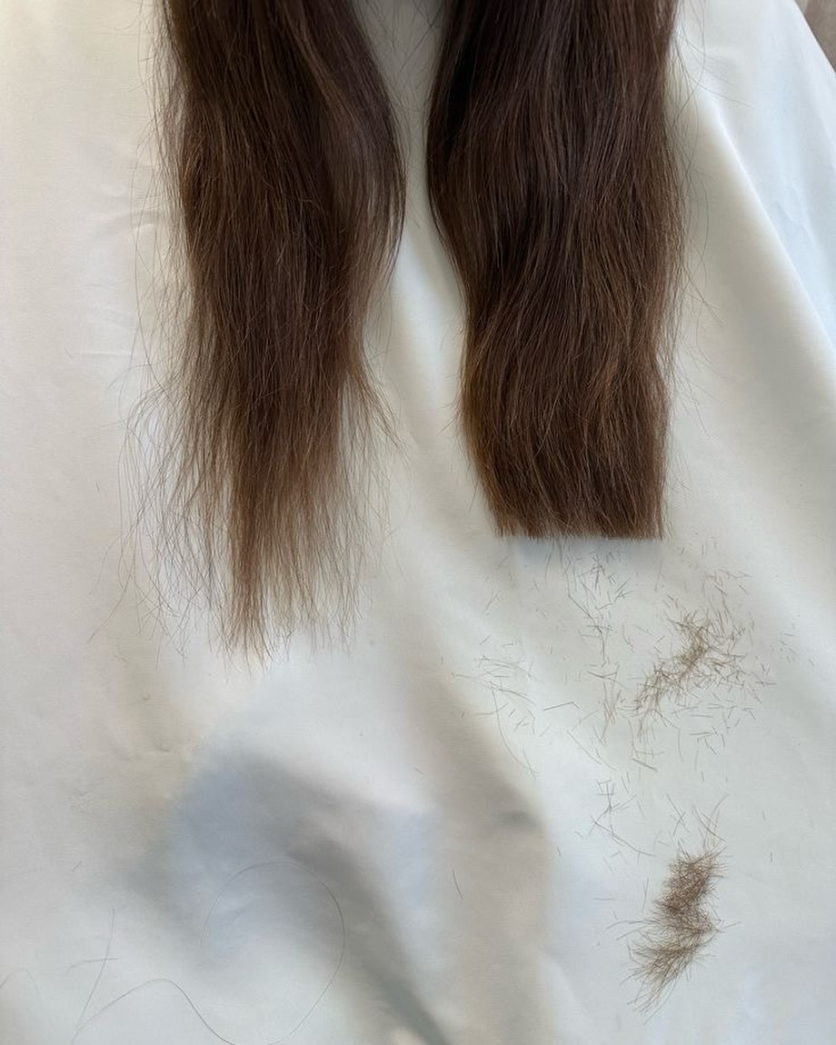 In case you needed a sign to get a trim… ✂️ this is it.
A fresh trim = healthier ends, better shape, and hair that actually styles the way it should. Sometimes a little snip makes the biggest difference. ✨