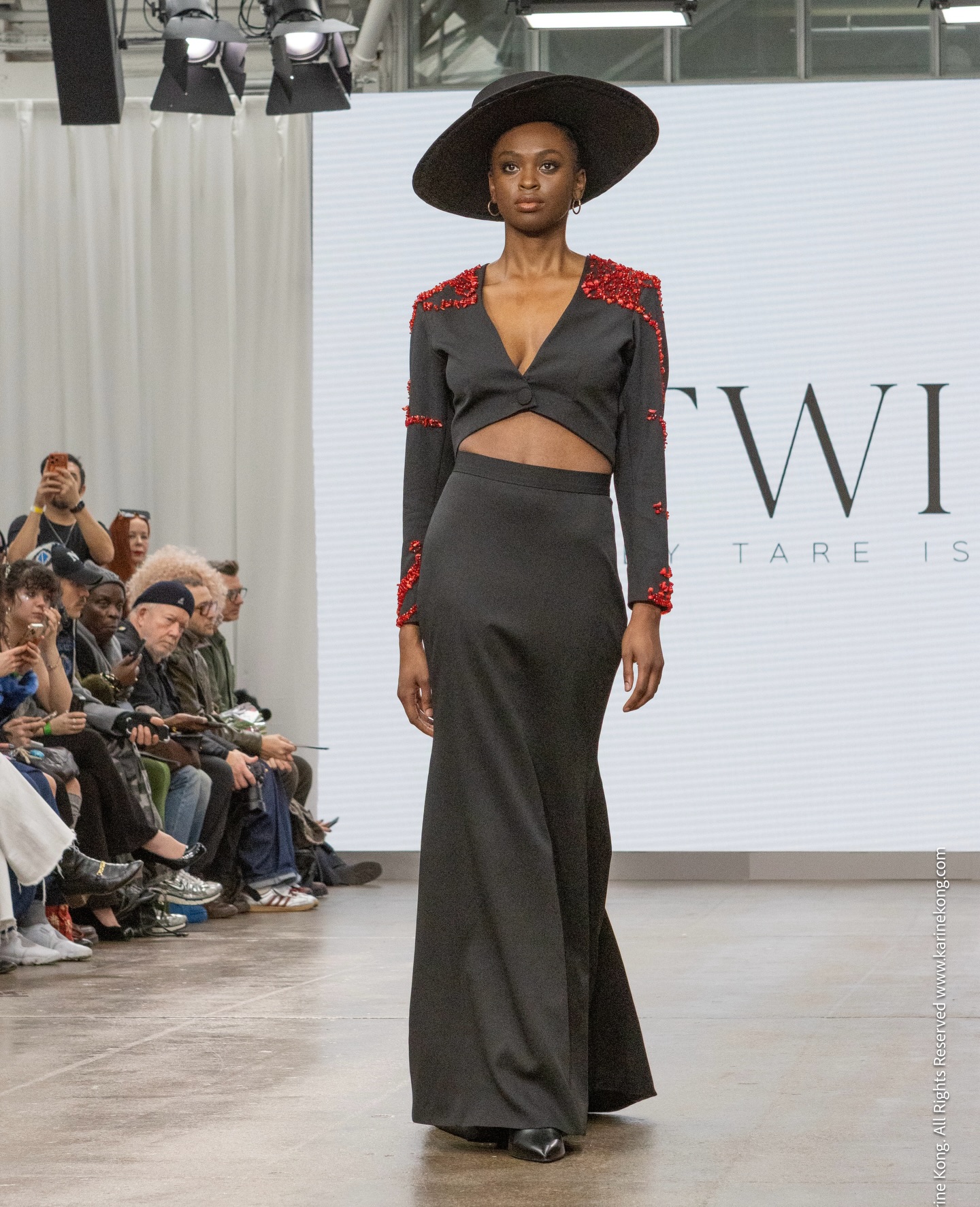 EDITOR’S PICKS | London Fashion Week AW26
From the runway to our curated selection we’ve chosen the three standout looks from each designer that defined the collection.
Featuring our editor’s picks from:
@twinbytare
@jermainebleu
@tayameaca.artistry
Each look was selected for its craftsmanship, silhouette, cultural narrative, and runway impact the pieces that truly captured the essence of the collection and left a lasting impression.
These are the defining moments
Which one was your favourite?
#EditorsPicks #LondonFashionWeek #LFW #runwayhighlights