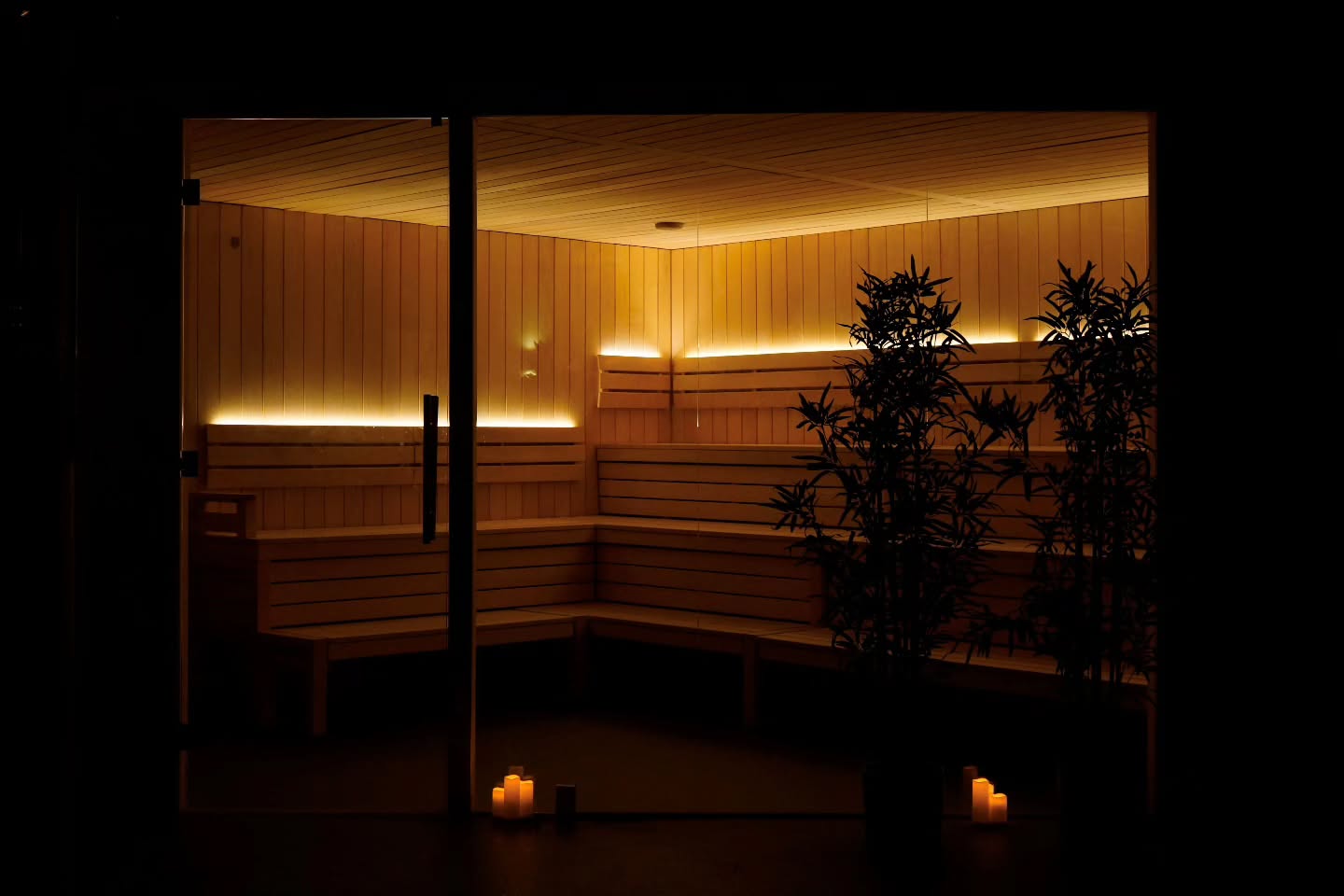 Not all saunas are created equal.
At Revitalise Urban Spa in Hackney (Downs Road), we’ve installed a traditional Aspen wood sauna — selected for its hypoallergenic properties and thermal stability.
Our heat protocol follows precise temperature control principles rooted in authentic sauna practice, delivering structured, restorative heat exposure — not the inconsistent spikes typical of commercial gym saunas.
The result:
• Improved circulation
• Measurable recovery support
• Reduced muscular tension
• Controlled, repeatable sessions
An industrial-style urban setting.
Evidence-aligned heat therapy.
No shortcuts.
Book your session and experience sauna done properly.
#urbanrecovery #sauna #londonwellness #contrasttherapy #recovery