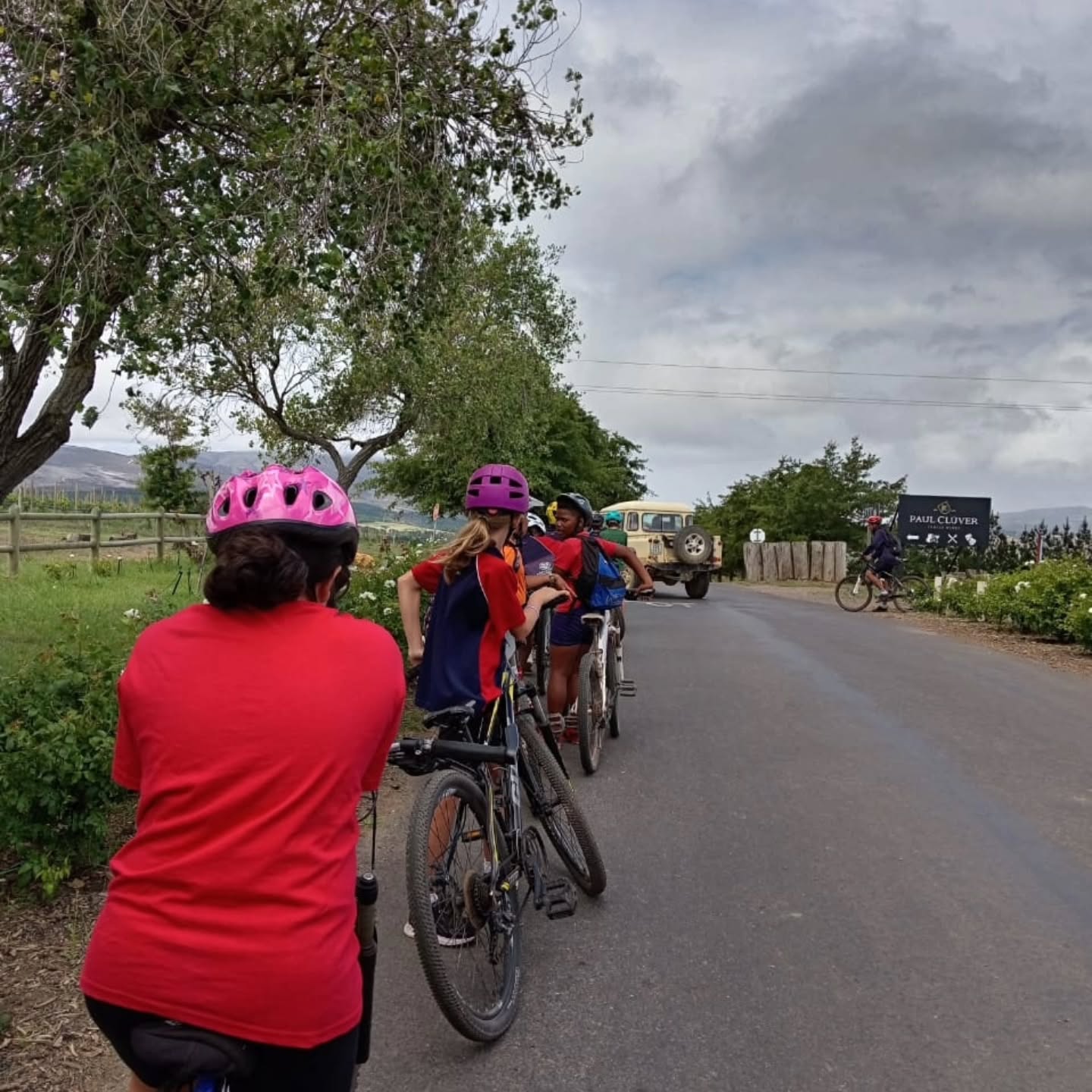 What an unforgettable adventure for our Grade 5 class! 🌟
Our learners put their creativity and teamwork to the test by collecting recycled materials and building their very own structure. After all their hard work, the excitement continued as they spent the night in the structure they built themselves — a truly memorable experience!
The fun didn’t stop there! The next day, the class took part in an action-packed adventure race on De Rust Farm. From teamwork challenges to outdoor thrills, it was a fantastic way to build confidence, resilience, and friendships.
We are so proud of our Grade 5s for their enthusiasm, cooperation, and adventurous spirit! 💪🌿